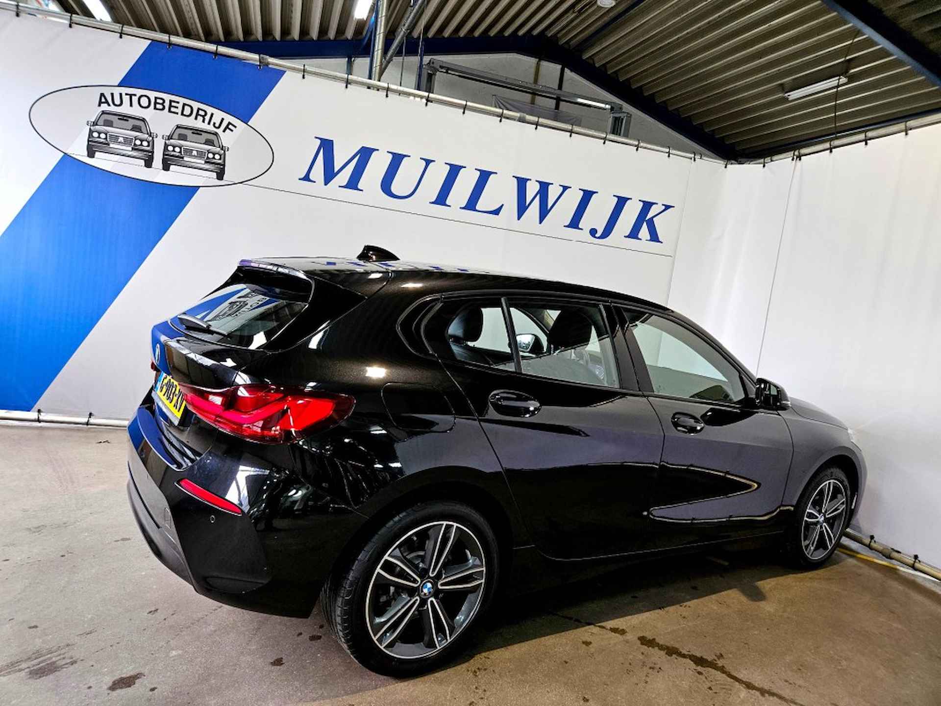 BMW 1-serie 118i Executive Edition / Navi / Full LED / NL Auto - 9/42