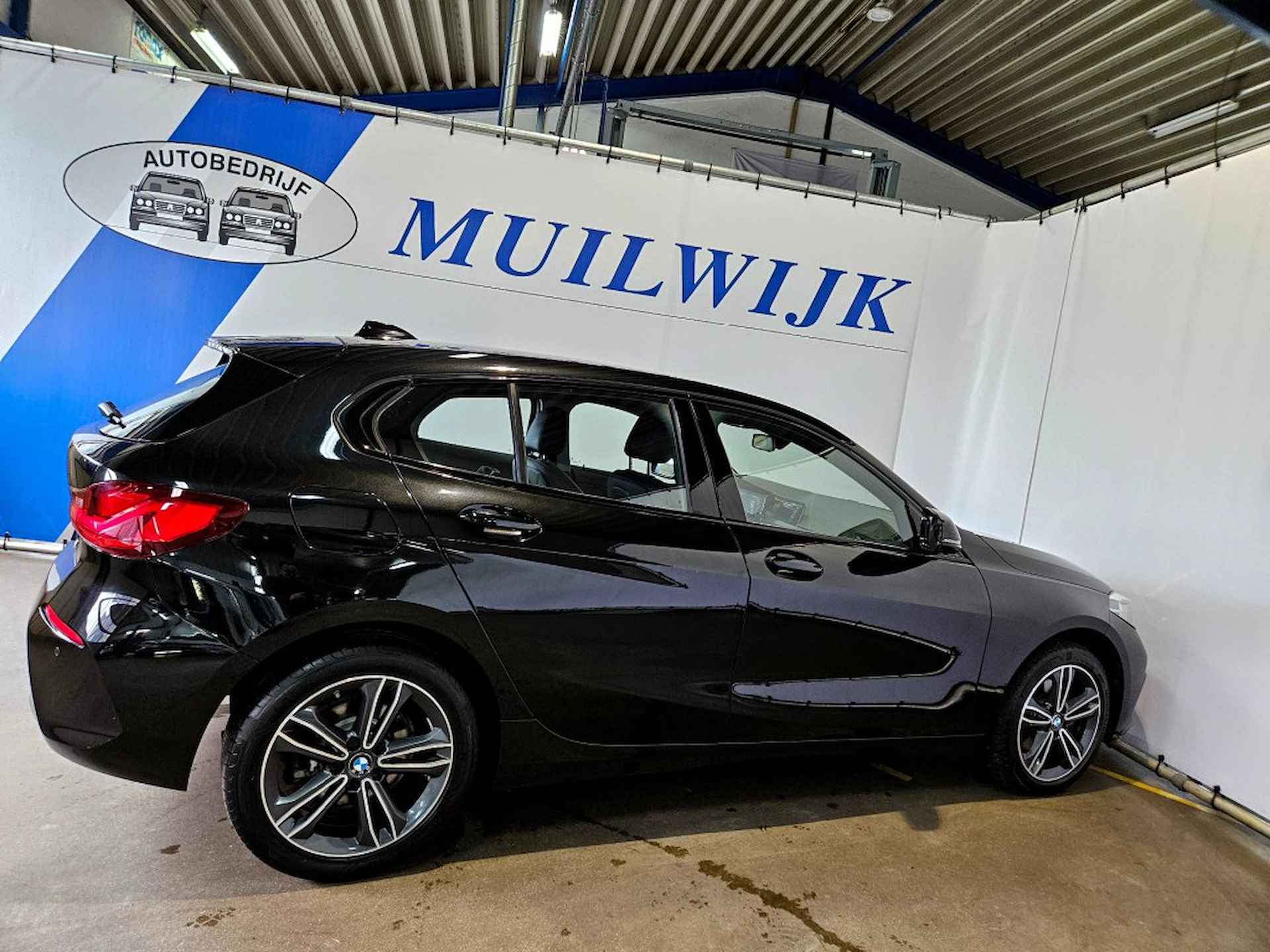 BMW 1-serie 118i Executive Edition / Navi / Full LED / NL Auto - 14/42