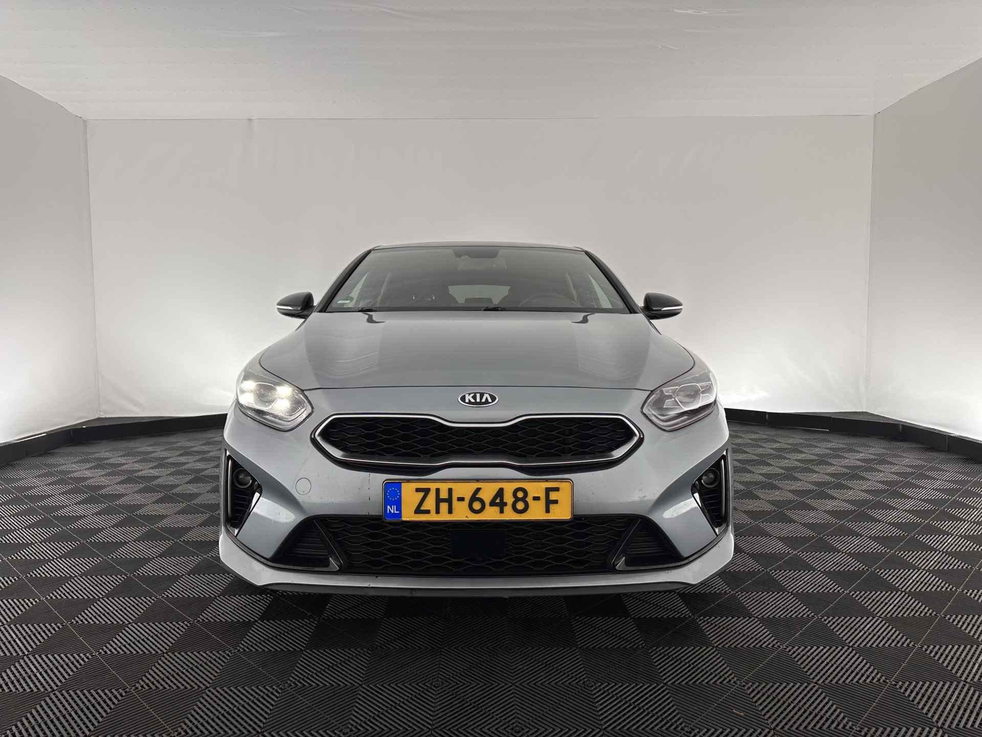 Kia ProCeed 1.6 CRDi GT-PlusLine-Sportpack Aut. *PANO | JBL-AUDIO | FULL-LED | LEATHER-ALCANTARA | KEYLESS | MEMORY-PACK | ADAPTIVE-CRUISE | CAMERA | LANE-ASSIST | SPORT-SEATS | NAVI-FULLMAP | SHIFT-PADDLES | DAB+ | TOWBAR | 18''ALU* - 2/34