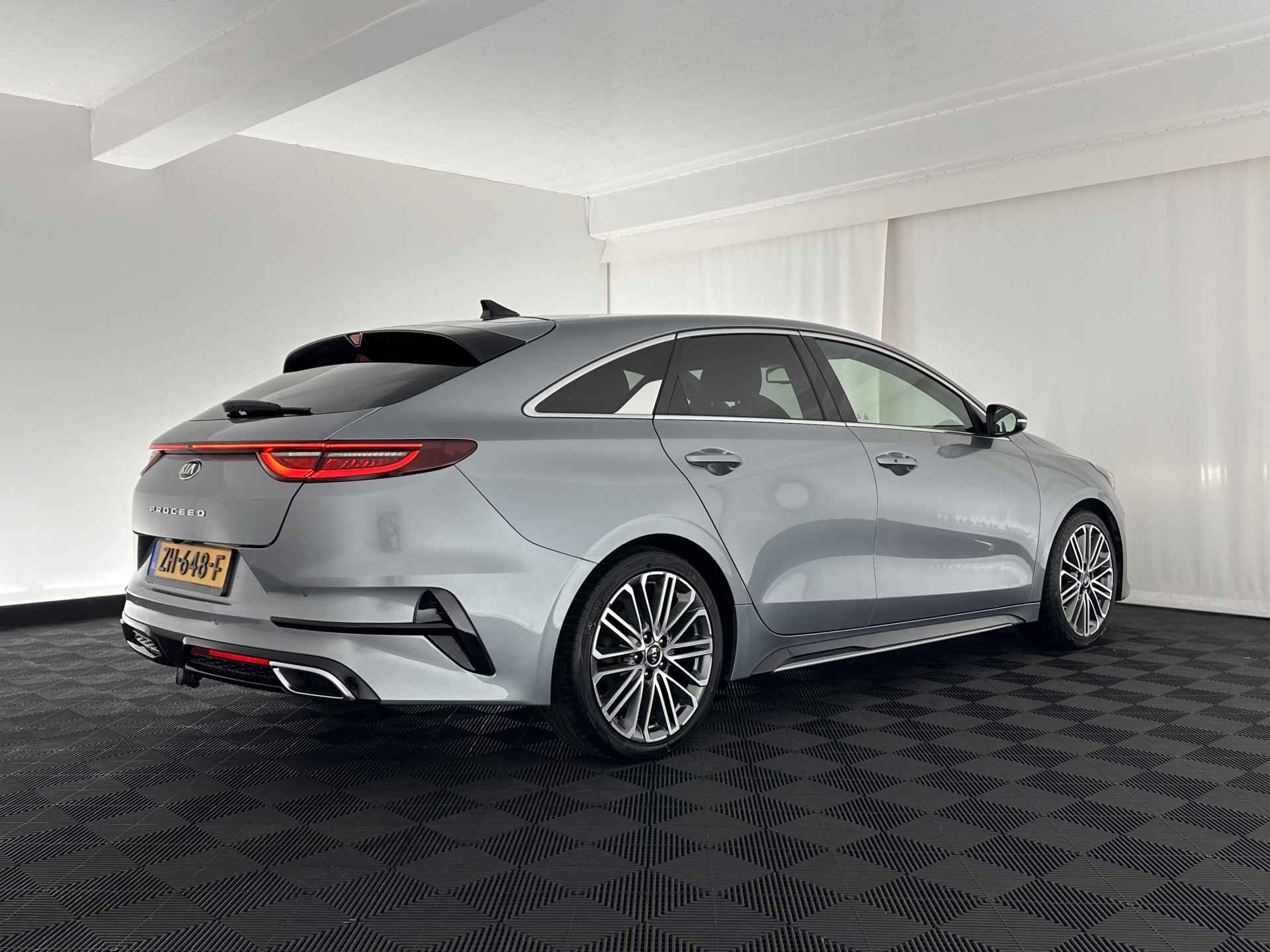 Kia ProCeed 1.6 CRDi GT-PlusLine-Sportpack Aut. *PANO | JBL-AUDIO | FULL-LED | LEATHER-ALCANTARA | KEYLESS | MEMORY-PACK | ADAPTIVE-CRUISE | CAMERA | LANE-ASSIST | SPORT-SEATS | NAVI-FULLMAP | SHIFT-PADDLES | DAB+ | TOWBAR | 18''ALU* - 6/34