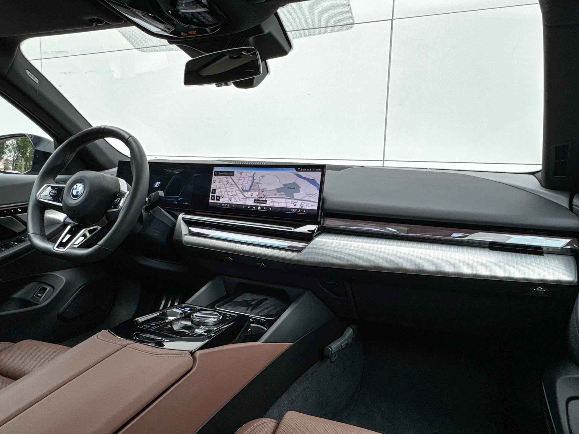 BMW i5 Sedan eDrive40 84 kWh | M Sport | Glazen Panoramadak | Stoelventilatie | Harman Kardon - 19/29