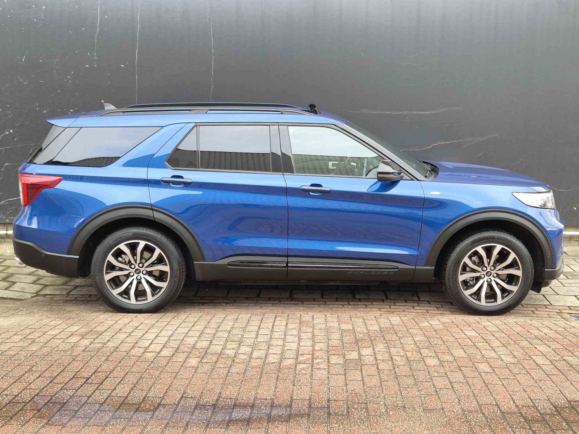 Ford Explorer 3.0 V6 EcoBoost PHEV ST-Line | Panorama Dak | Adaptief Cruise Control | 360° Camera | Stoel + Stuurverwarming | Dealer Onderhouden | - 4/49