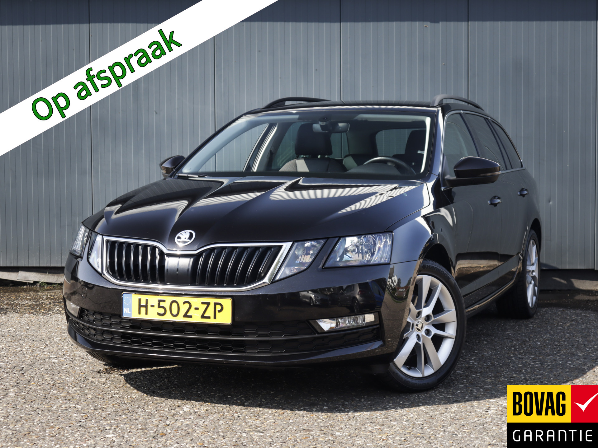 Škoda Octavia Combi 1.0 TSI Greentech Business Edition (116 PK) 1e-Eig, Keurig-Onderh, 12-Mnd-BOVAG, NL-Auto, Leer, Navigatie/Apple-Carplay/Android-Auto, Cruisecontrol, Licht-Zicht-Pakket, Parkeersensoren, Stoelverwarming, Airco, DAB Lm-Velgen-17-Inch, Privacy-Glas