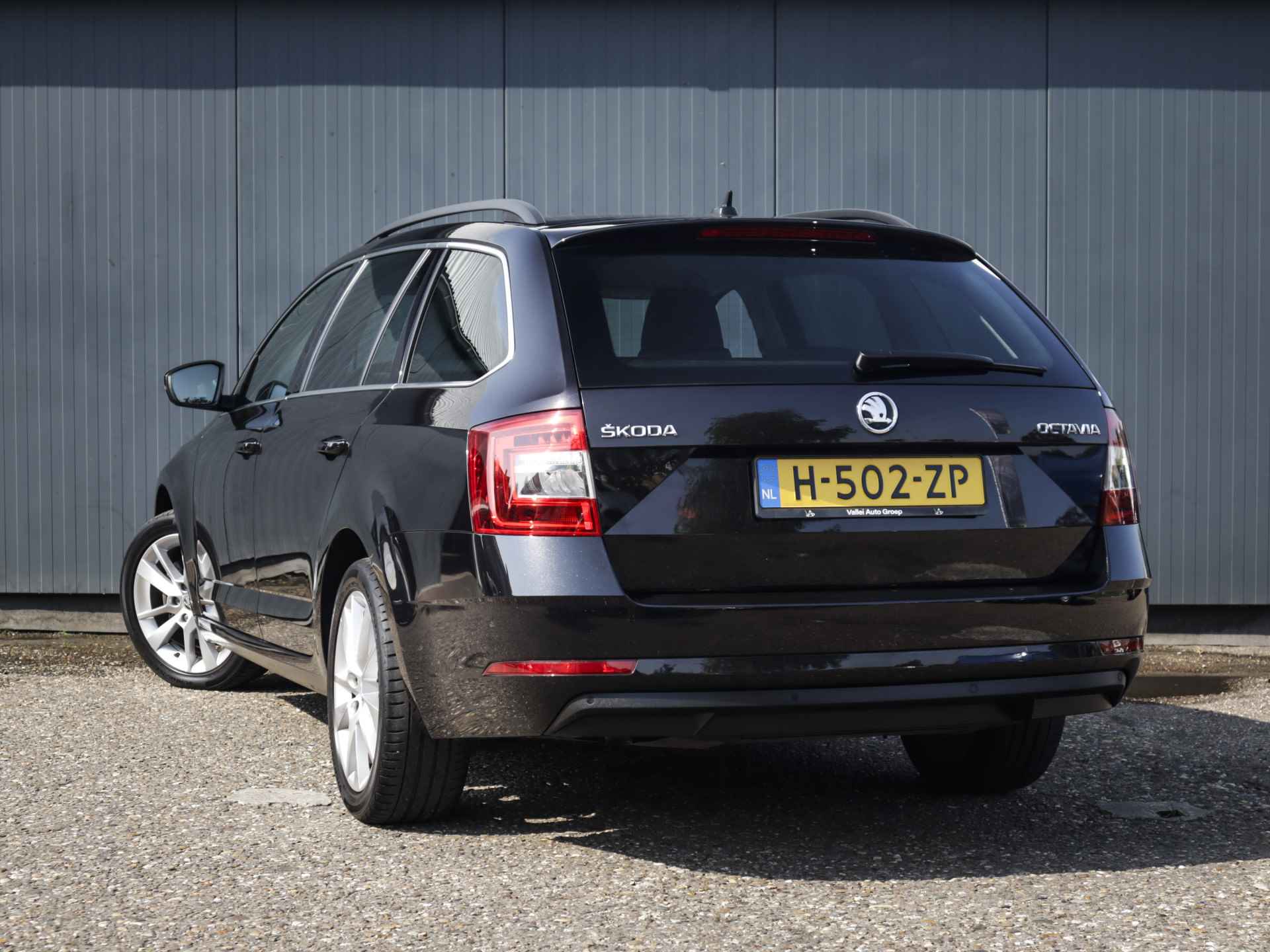 Škoda Octavia Combi 1.0 TSI Greentech Business Edition (116 PK) 1e-Eig, Keurig-Onderh, 12-Mnd-BOVAG, NL-Auto, Leer, Navigatie/Apple-Carplay/Android-Auto, Cruisecontrol, Licht-Zicht-Pakket, Parkeersensoren, Stoelverwarming, Airco, DAB Lm-Velgen-17-Inch, Privacy-Glas - 26/36