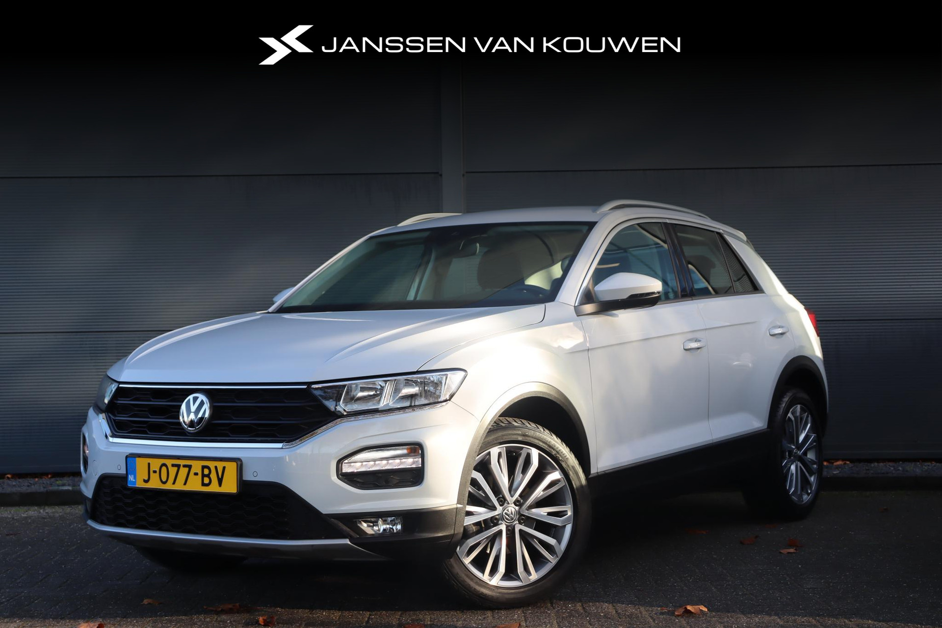 Volkswagen T-Roc 1.0 TSI Style Business / Navi / Stoelverwarming / Virtual Dashboard /