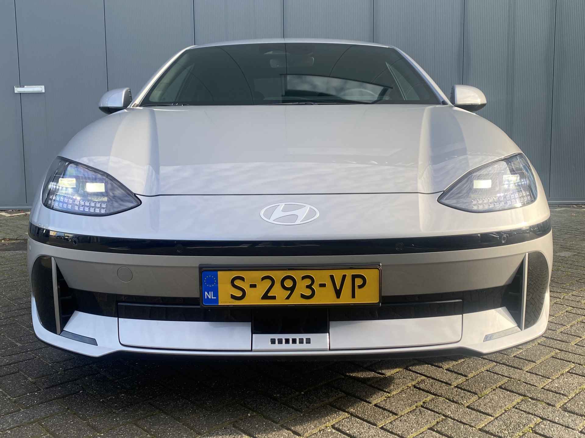 Hyundai IONIQ 6 77 kWh 229pk Connect | Camera | Climate | Keyless | Navigatie | Elek. Klep | Full - Led | Parelmoer | Warmtepomp | Winterpakket - 4/37