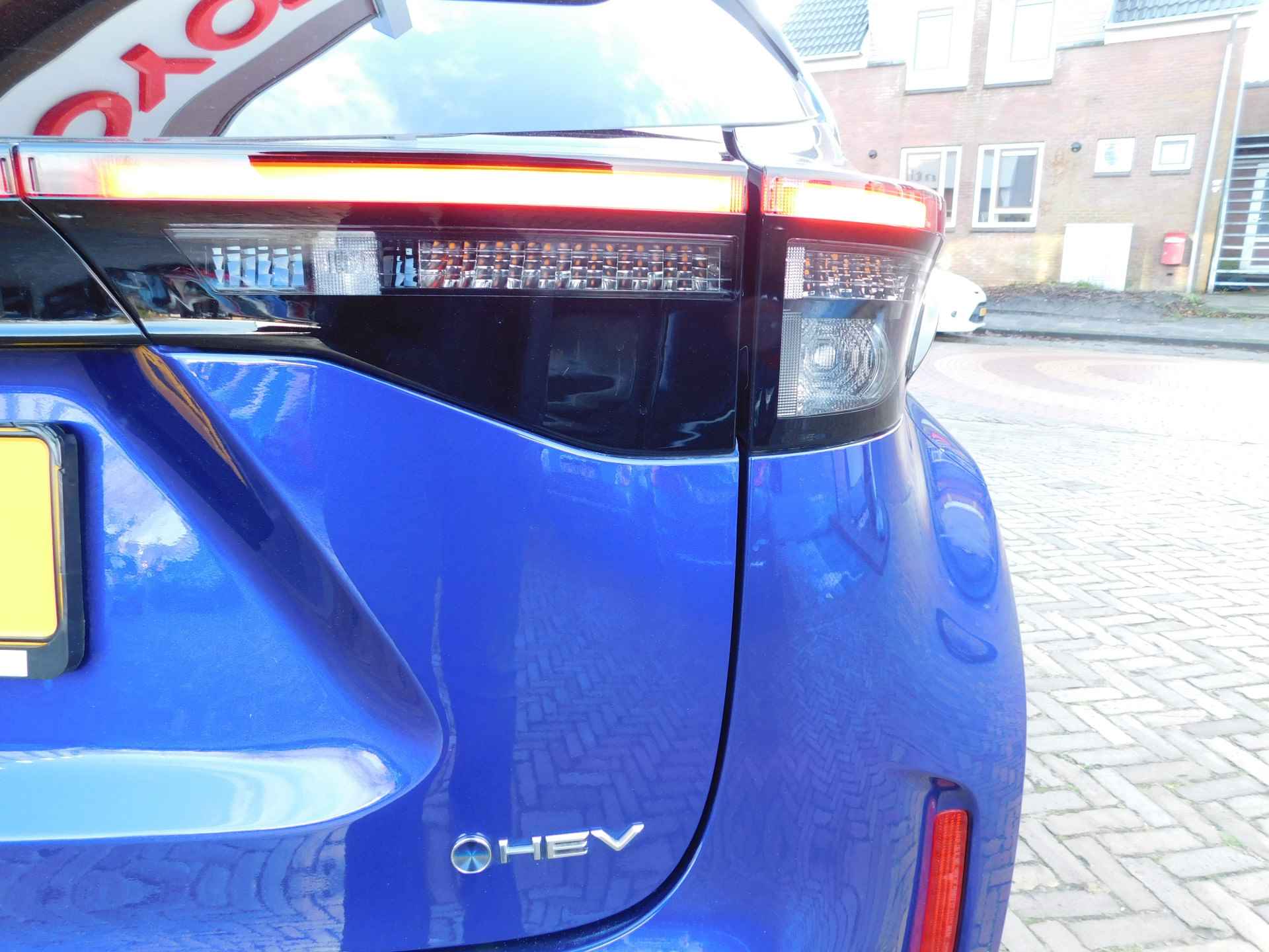 Toyota Yaris Cross 1.5 Hybrid 115 First Edition | Led verlichting | Grootlicht assistent | - 47/50