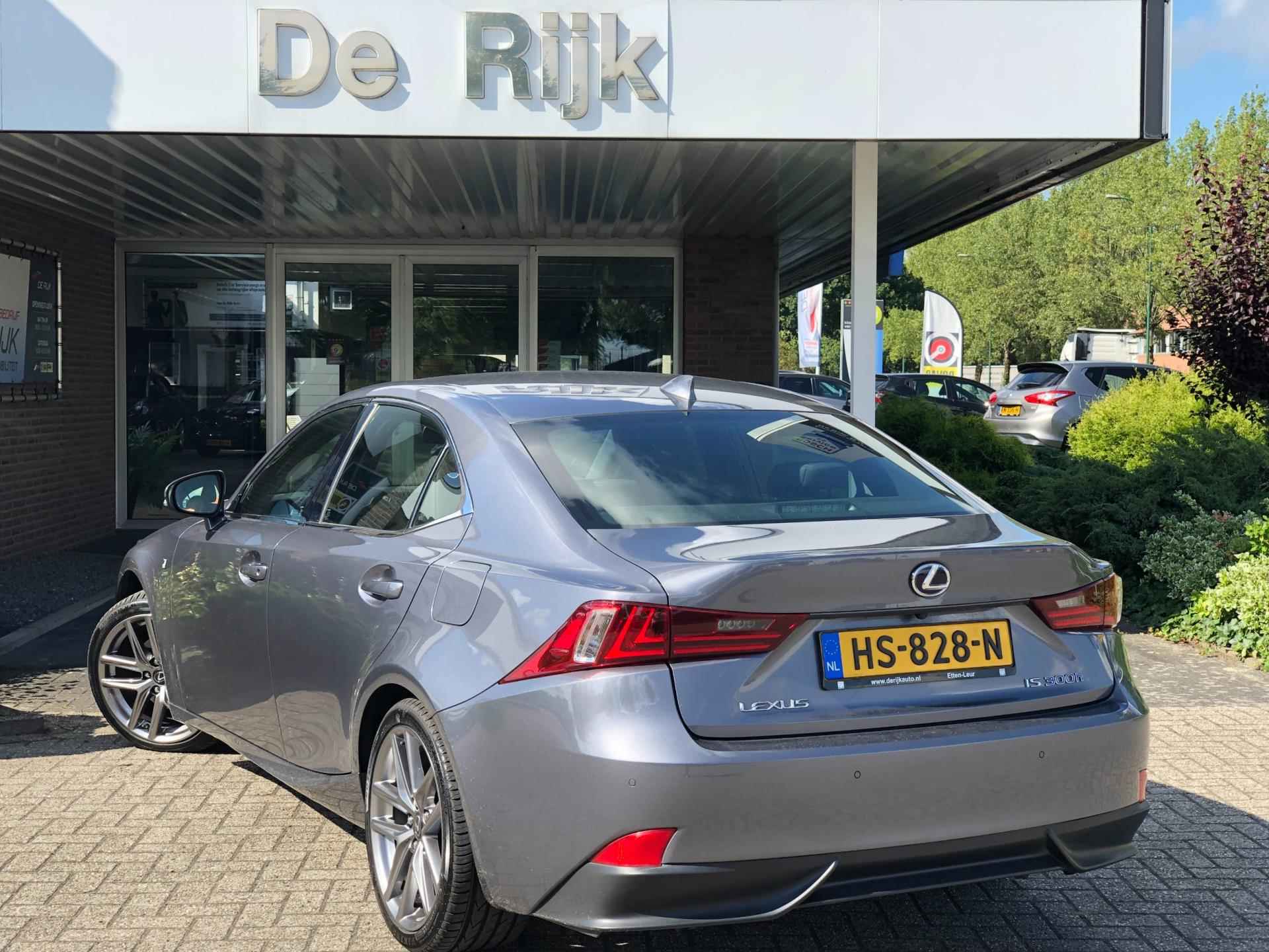 Lexus IS 300h F Sport Line | Leder, Stoelverw.+verkoeling, Muis, Camera, Cruise, Navigatie | Dealeronderhouden | - 3/38