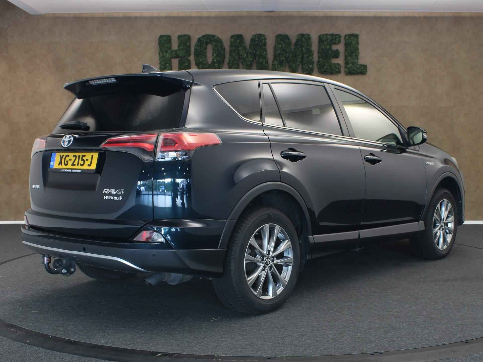 Toyota RAV4 2.5 Hybrid AWD Executive - VASTE TREKHAAK - 1650KG TREKGEWICHT - ALARM KLASSE 3 - LEDEREN BEKLEDING - RONDOMZICHT CAMERA - STUUR-/STOELVERWARMING - PDC VOOR EN ACHTER - 2/37