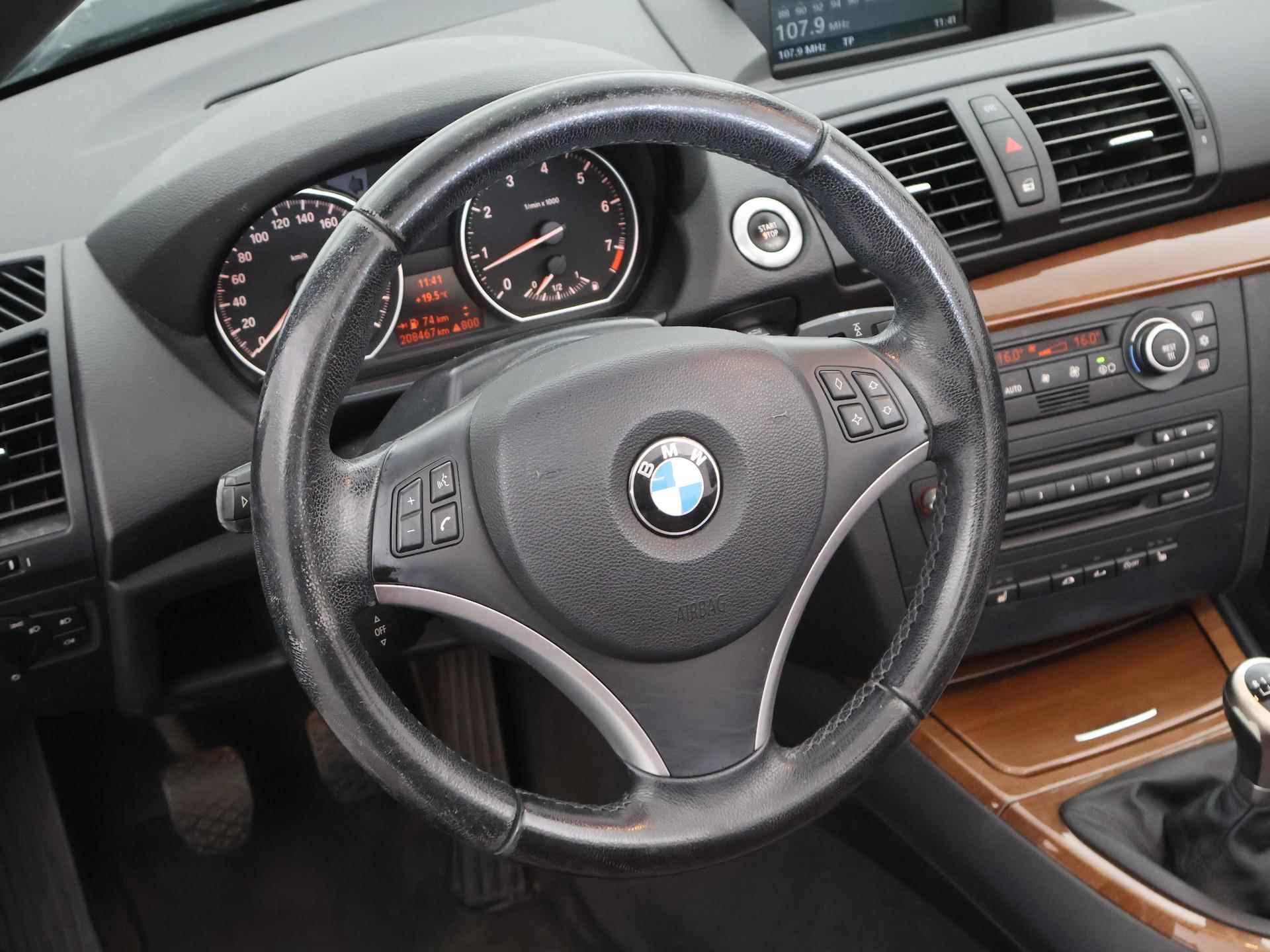 BMW 1-serie Cabrio 120i 170 PK + LEDER SPORTINT. / STOELVERW. / XENON / NAVIGATIE - 18/36