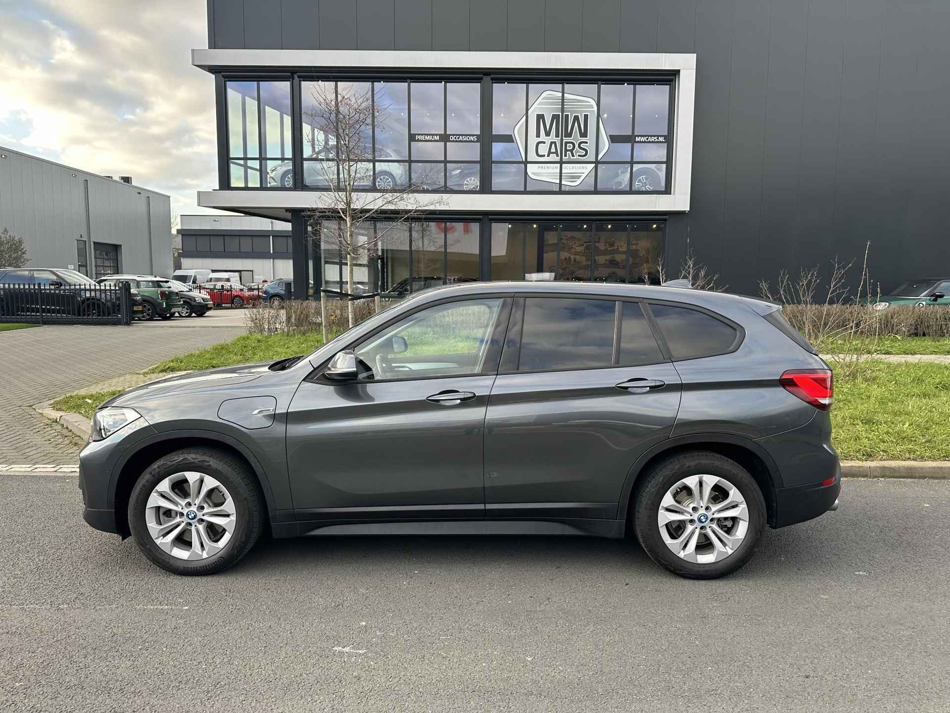 BMW X1 xDrive25e Executive - 3/17