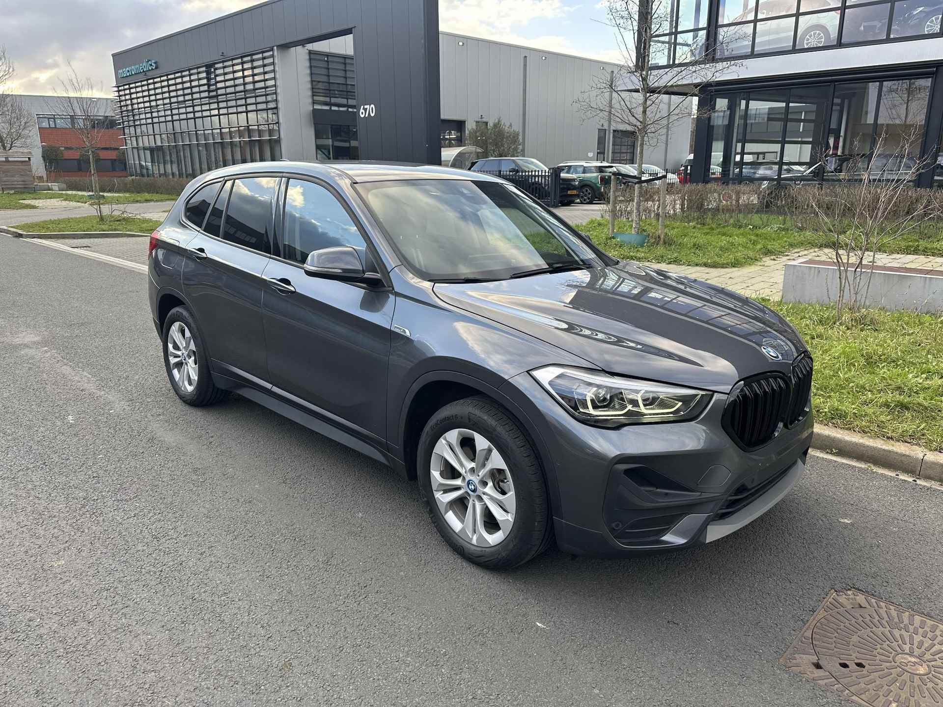 BMW X1 xDrive25e Executive - 4/17