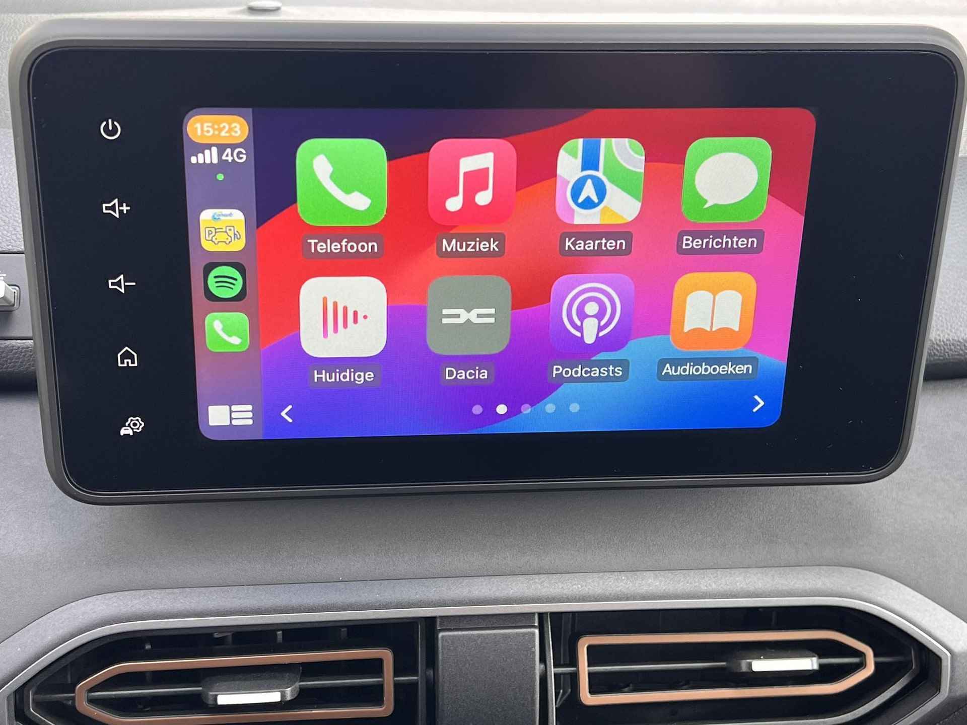 Dacia Jogger 1.0 TCe 110 Extreme 7p. / Zeven persoons / Weinig km als nieuw / Navigatie via Apple Carplay Android / Stoelverwarming / - 5/51