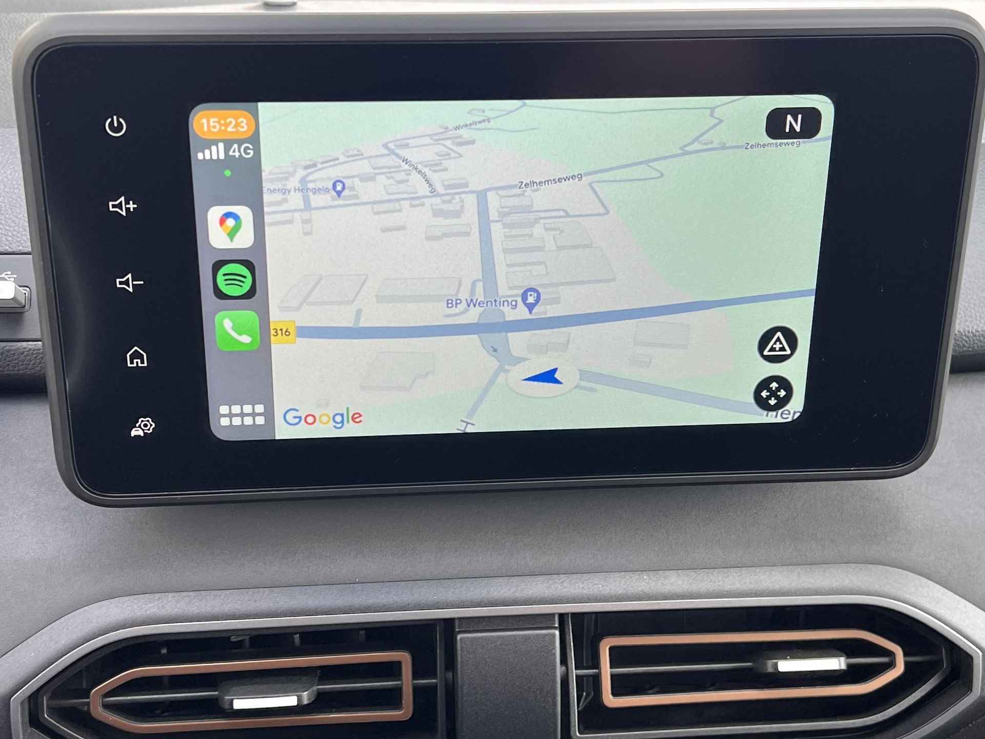 Dacia Jogger 1.0 TCe 110 Extreme 7p. / Zeven persoons / Weinig km als nieuw / Navigatie via Apple Carplay Android / Stoelverwarming / - 6/51