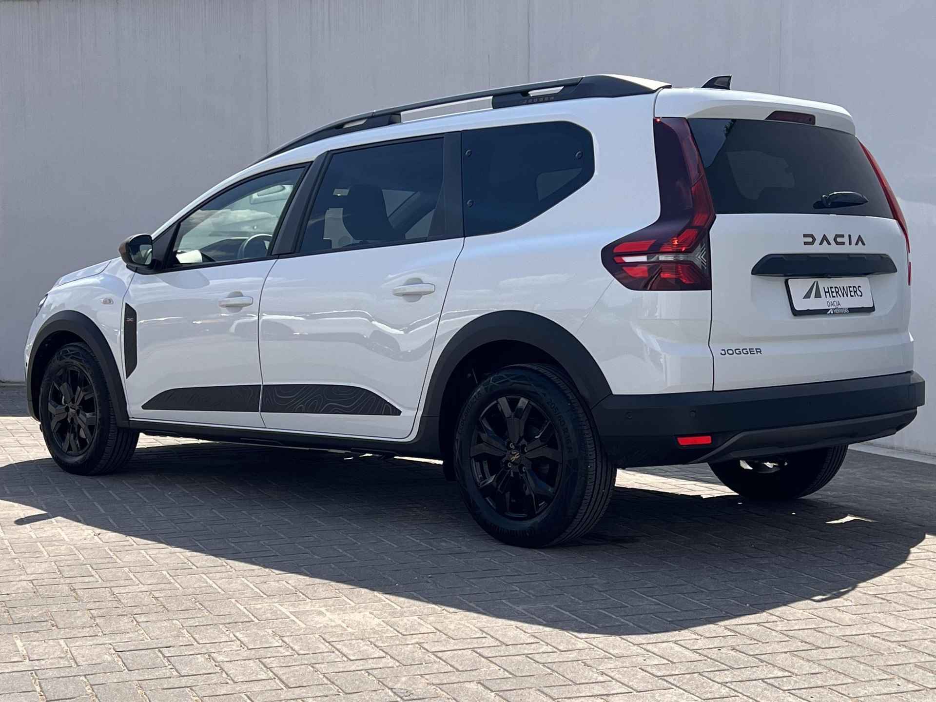 Dacia Jogger 1.0 TCe 110 Extreme 7p. / Zeven persoons / Weinig km als nieuw / Navigatie via Apple Carplay Android / Stoelverwarming / - 19/51