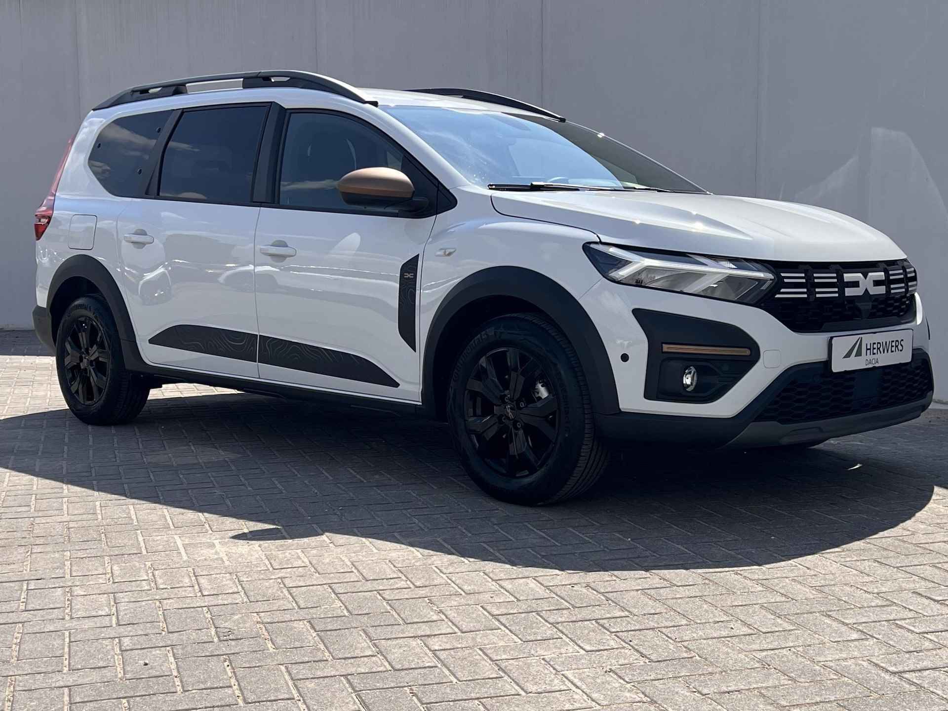 Dacia Jogger 1.0 TCe 110 Extreme 7p. / Zeven persoons / Weinig km als nieuw / Navigatie via Apple Carplay Android / Stoelverwarming / - 42/51