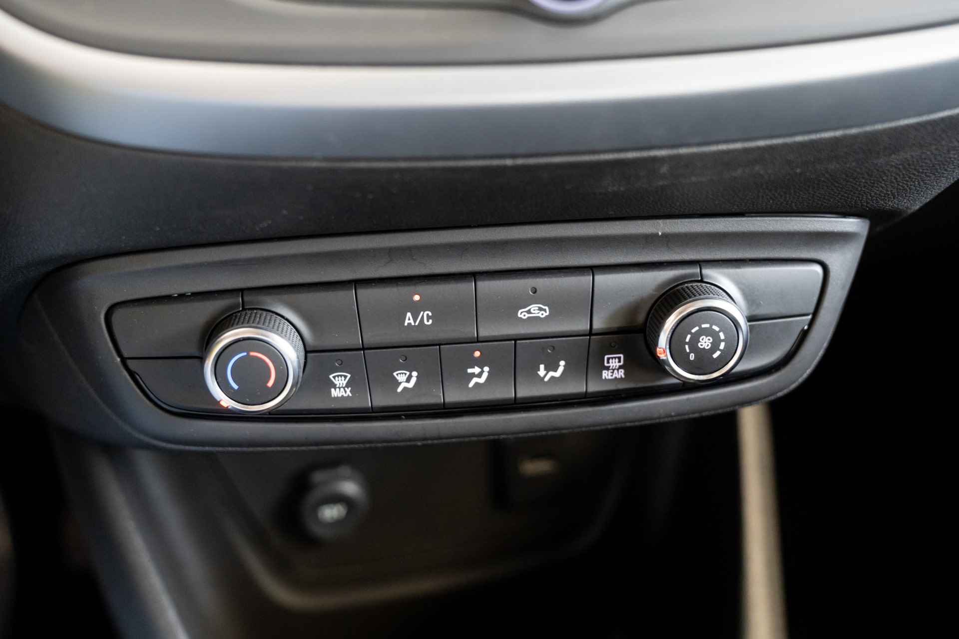 Opel Crossland X 1.2 Turbo 110PK Online Edition | Apple Carplay & Android auto | Parkeersensoren | 17 inch lichtemtalen velgen | - 23/30