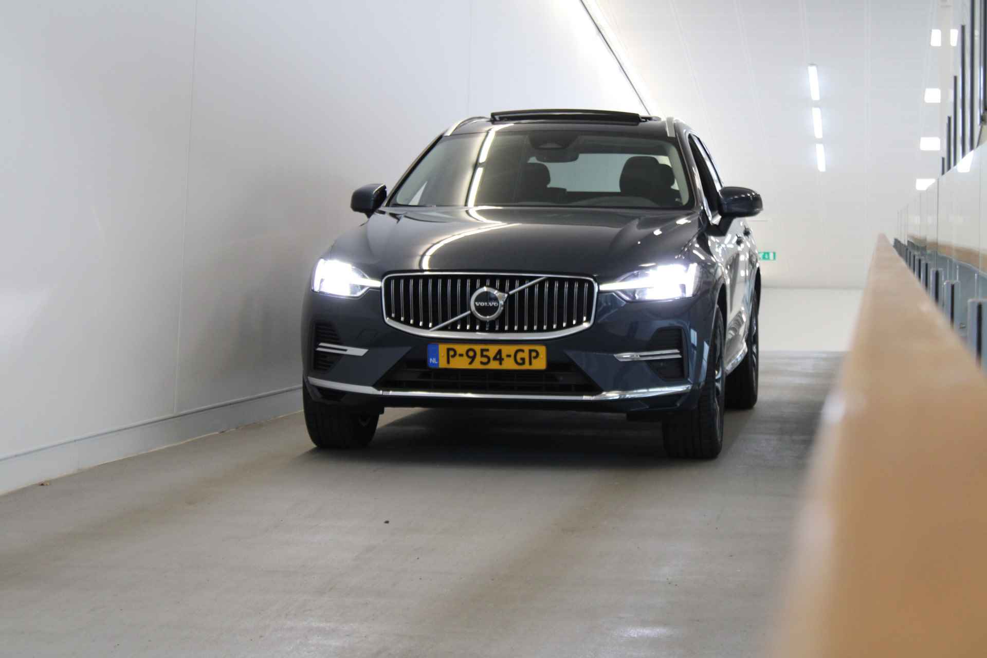 Volvo XC60 T6 350PK Inscription Expression | Panoramadak | Leer | Trekhaak | Stuur + Stoelverwarming | Getint Glas - 55/55