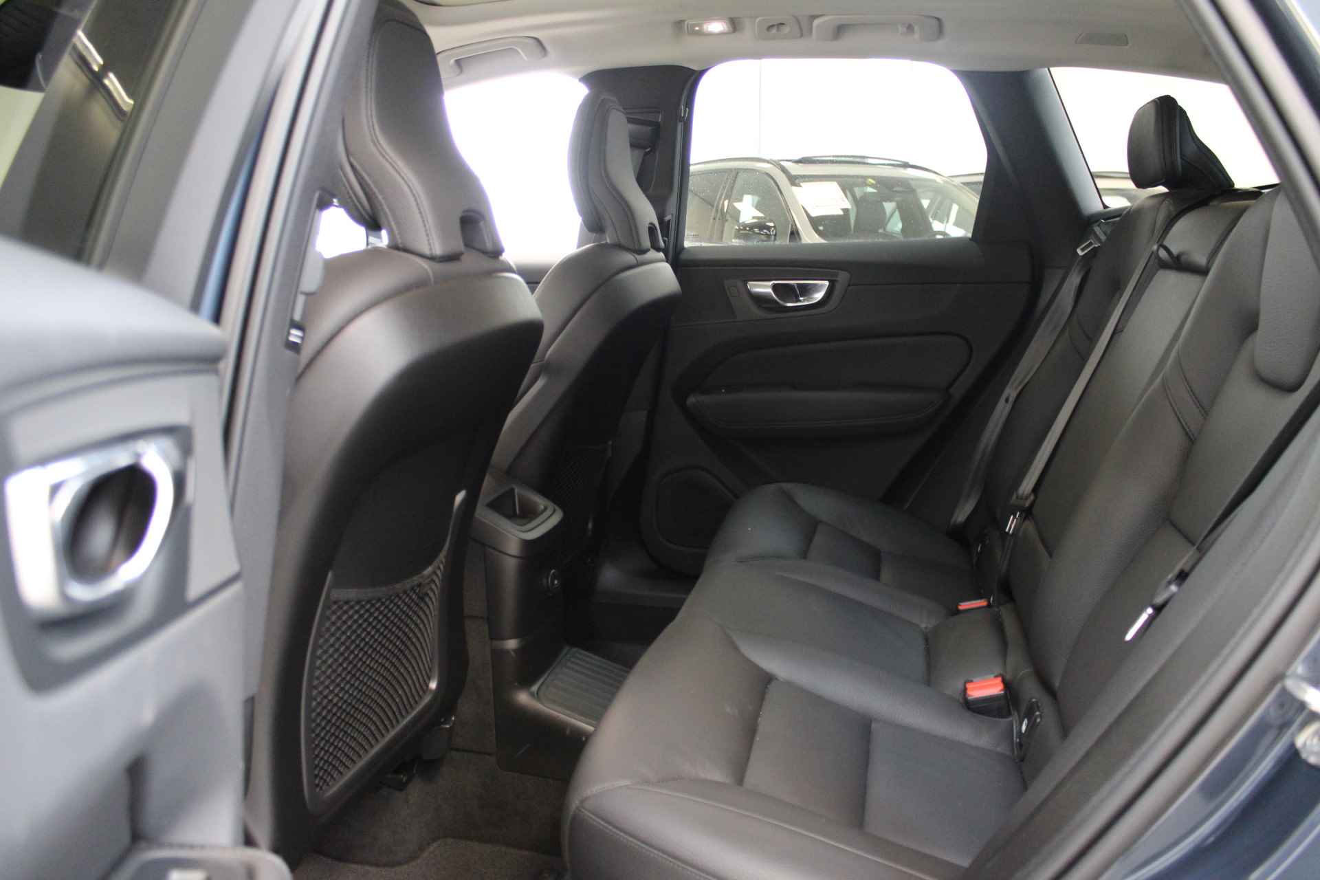 Volvo XC60 T6 350PK Inscription Expression | Panoramadak | Leer | Trekhaak | Stuur + Stoelverwarming | Getint Glas - 47/55