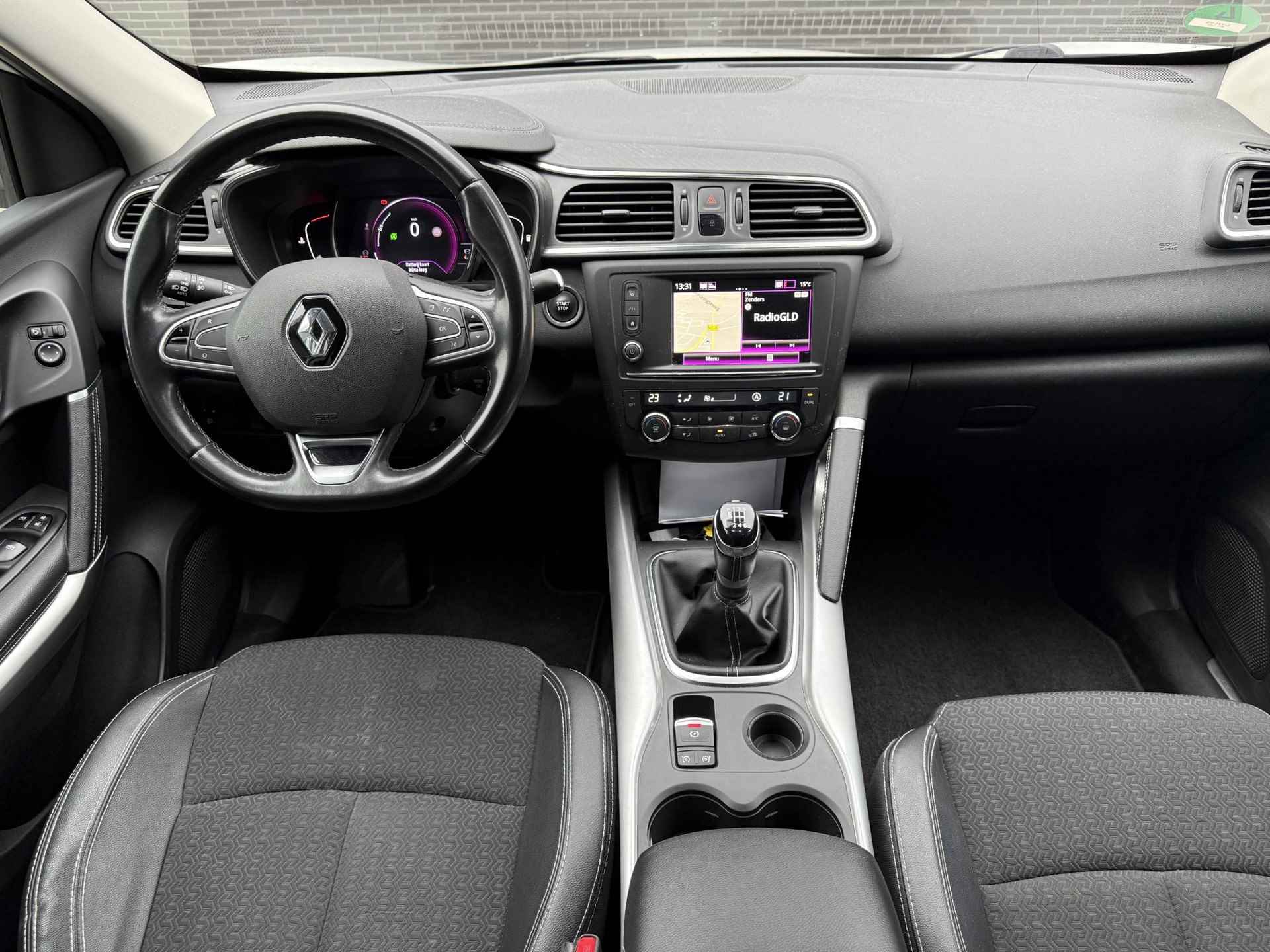 Renault Kadjar 1.3 TCe Intens / Navigatie / Trekhaak 1500kg Trekgewicht / Cruise Control / Camera / DAB / Bluetooth / Keyless Entry&Go - 2/39