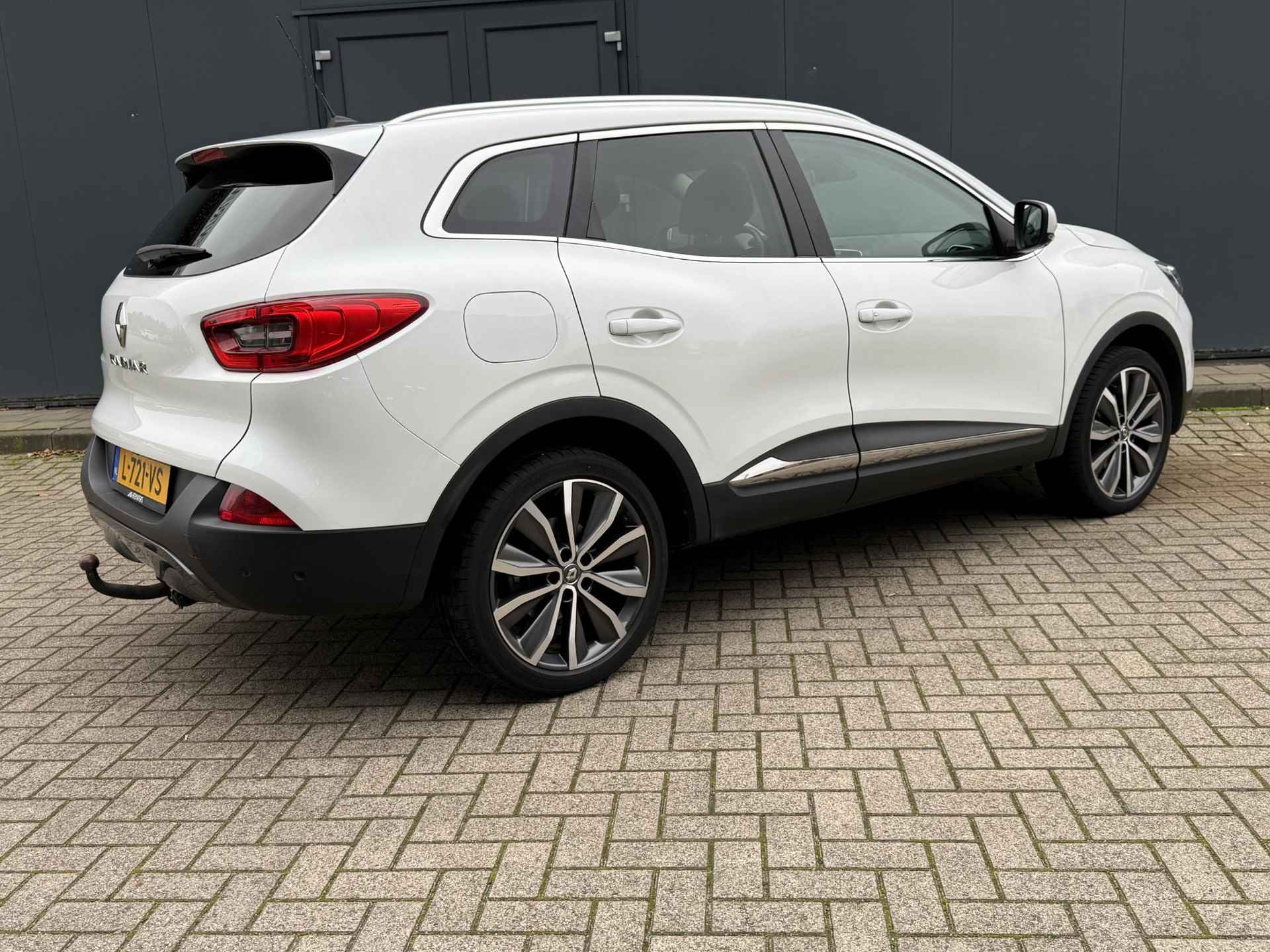 Renault Kadjar 1.3 TCe Intens / Navigatie / Trekhaak 1500kg Trekgewicht / Cruise Control / Camera / DAB / Bluetooth / Keyless Entry&Go - 3/39