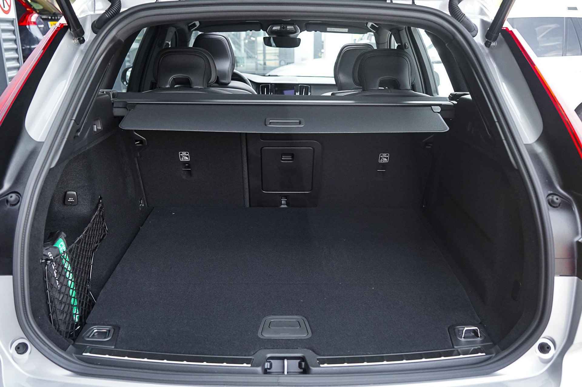 Volvo XC60 2.0 Recharge T6 AWD Ultimate Dark | Nappa Leder Sportstoelen | 21" inch Diamond Velgen | Harman / Kardon | Schuifdak | - 10/29