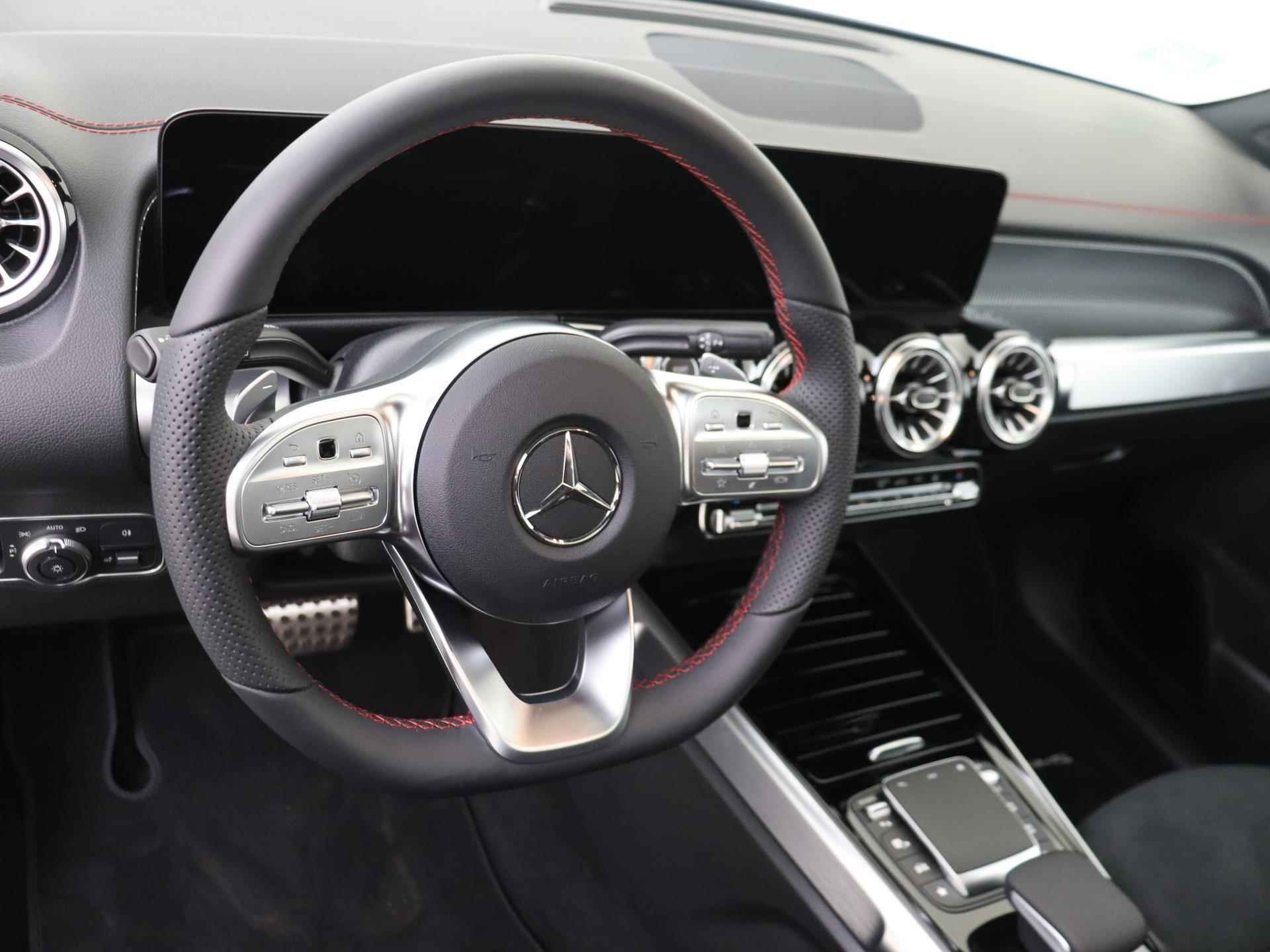 Mercedes-Benz EQB 300 4MATIC AMG-Line / Stoelverwarming / 360Graden-Camera / Memory-Stoelen / Panaroma-schuifdak / - 4/37