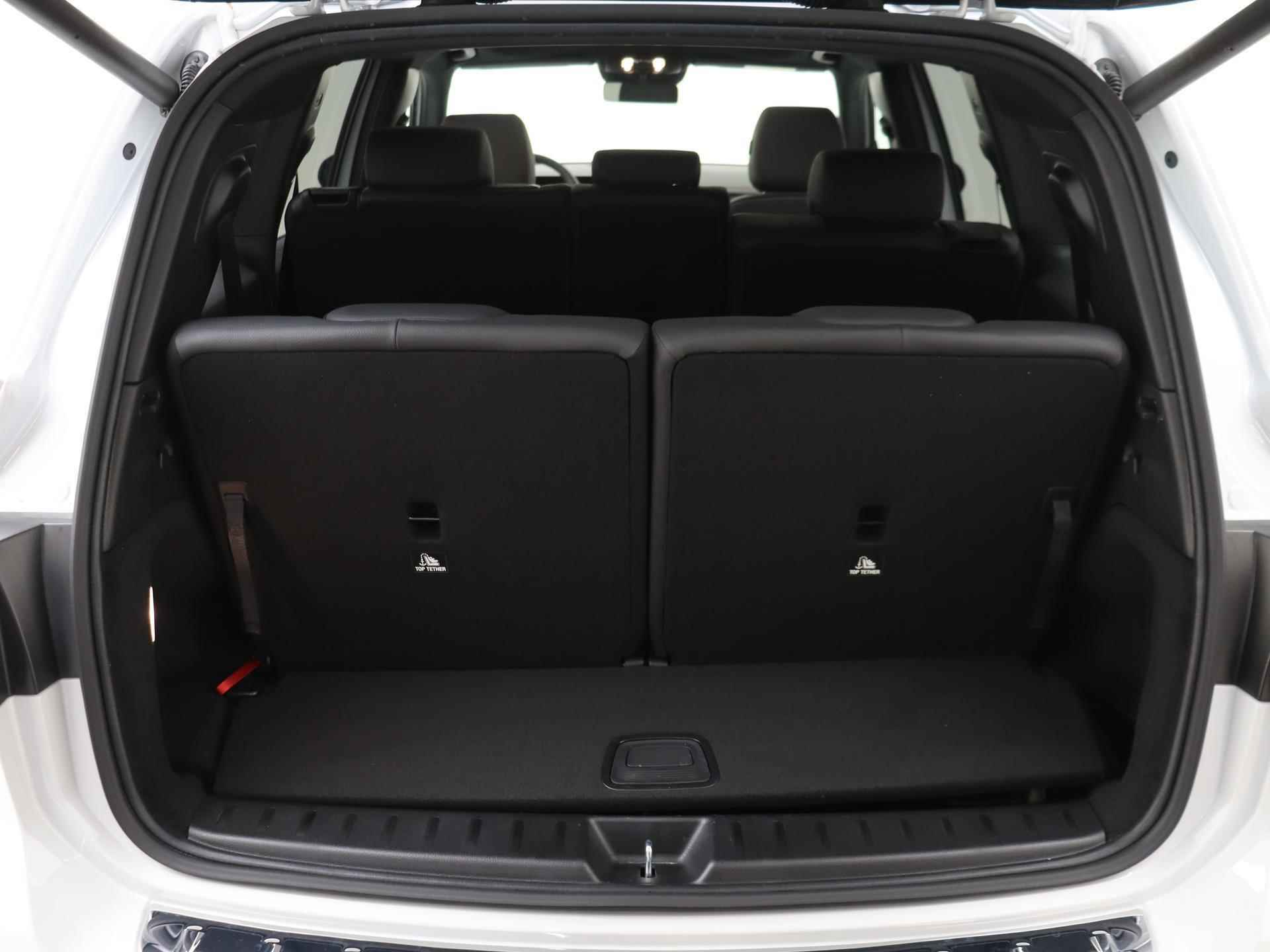 Mercedes-Benz EQB 300 4MATIC AMG-Line / Stoelverwarming / 360Graden-Camera / Memory-Stoelen / Panaroma-schuifdak / - 34/37