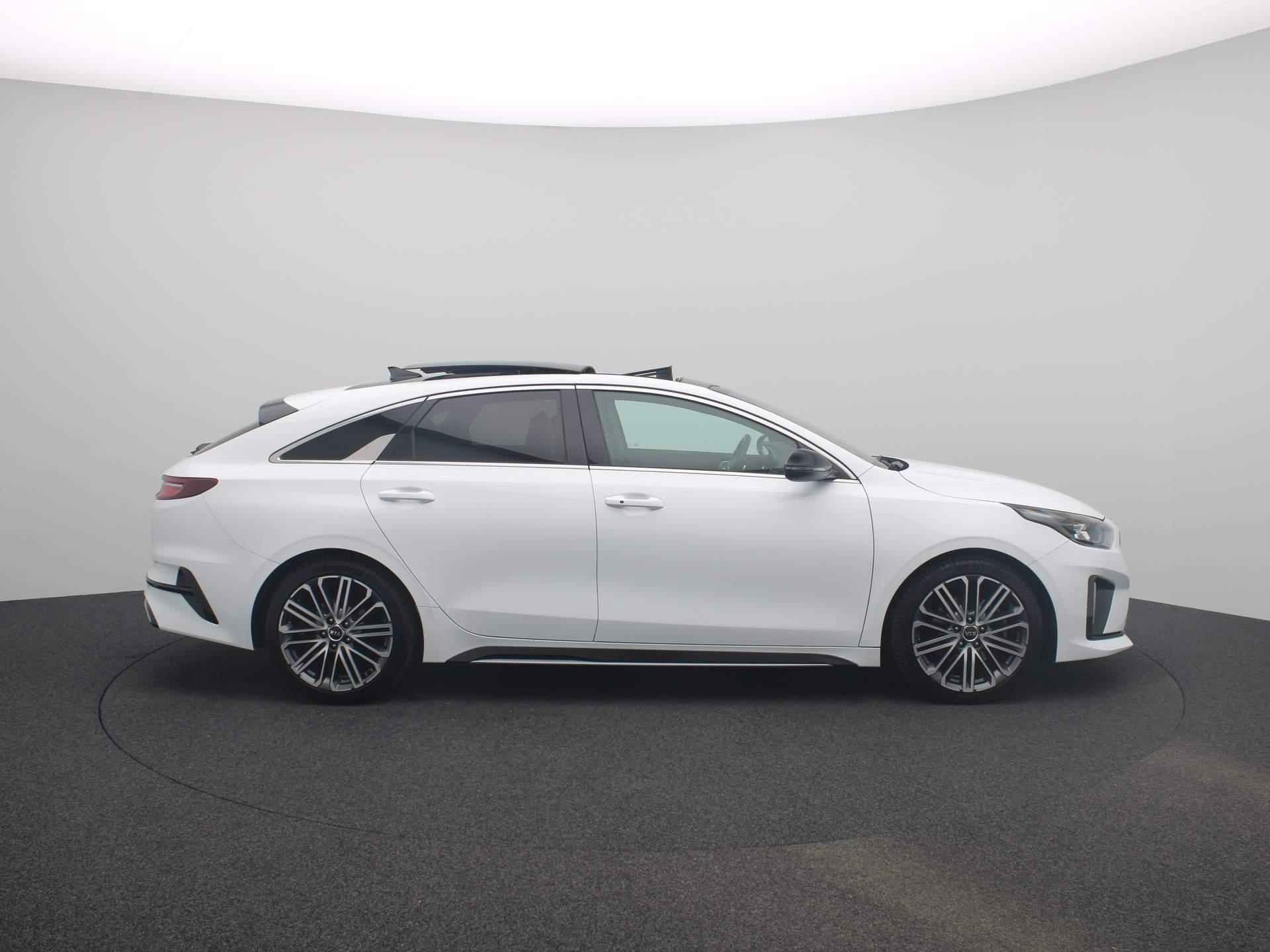 Kia ProCeed 1.4 T-GDI GT-PlusLine Automaat | Pano Dak | Stoelverwarming | Camera | Navi | Cruise | Clima - 43/47