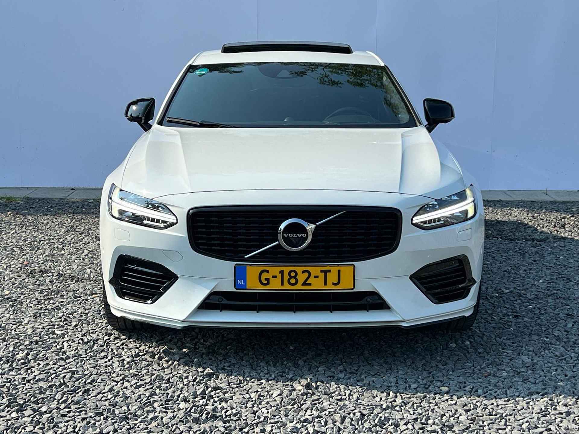 Volvo S90 2.0 T8 AWD R-Design Automaat - B&W Audio - Schuifdak - Leder - Trekhaak wegklapbaar - Auto bij ons in onderhoud - 5/63