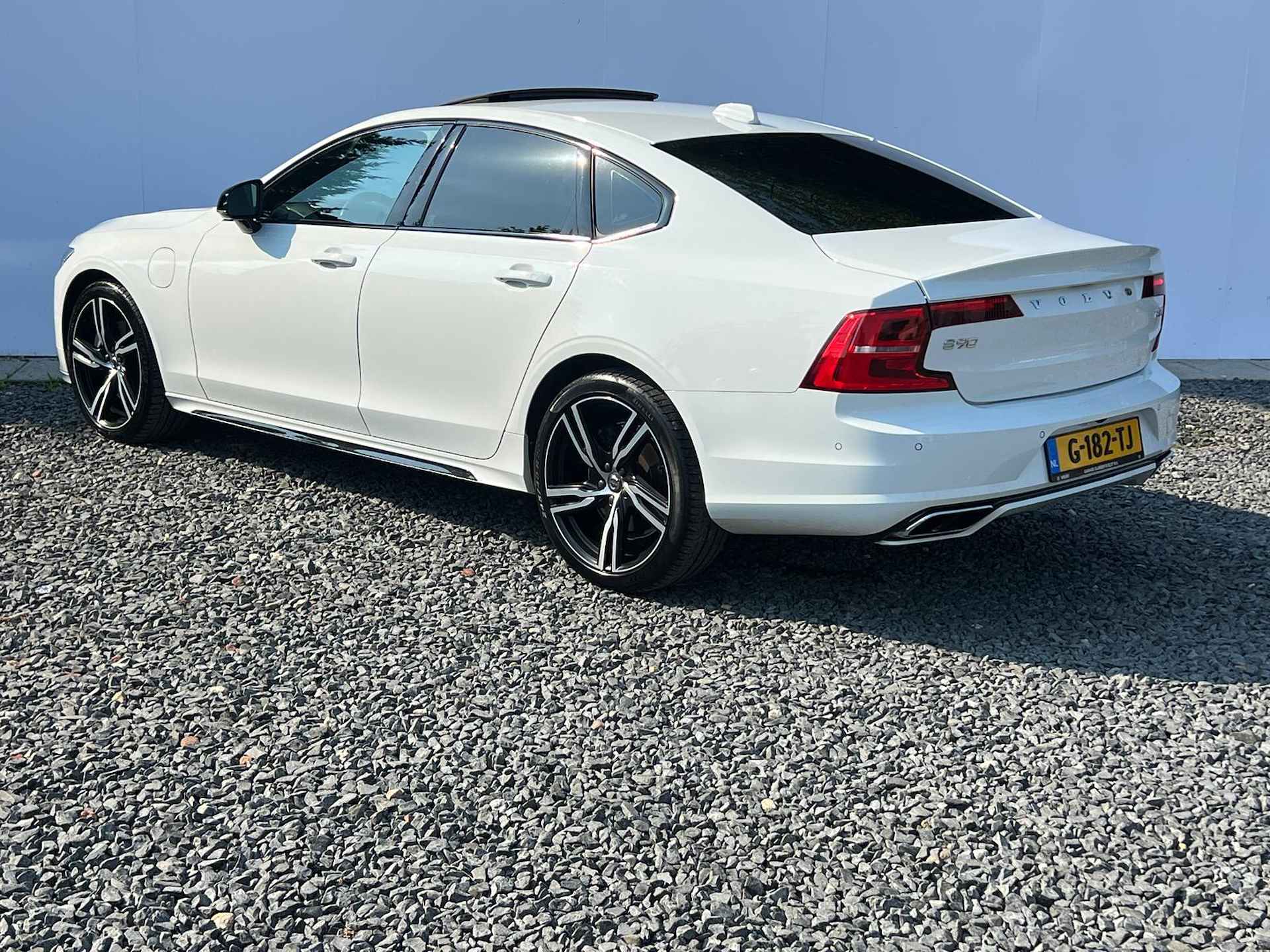 Volvo S90 2.0 T8 AWD R-Design Automaat - B&W Audio - Schuifdak - Leder - Trekhaak wegklapbaar - Auto bij ons in onderhoud - 6/63