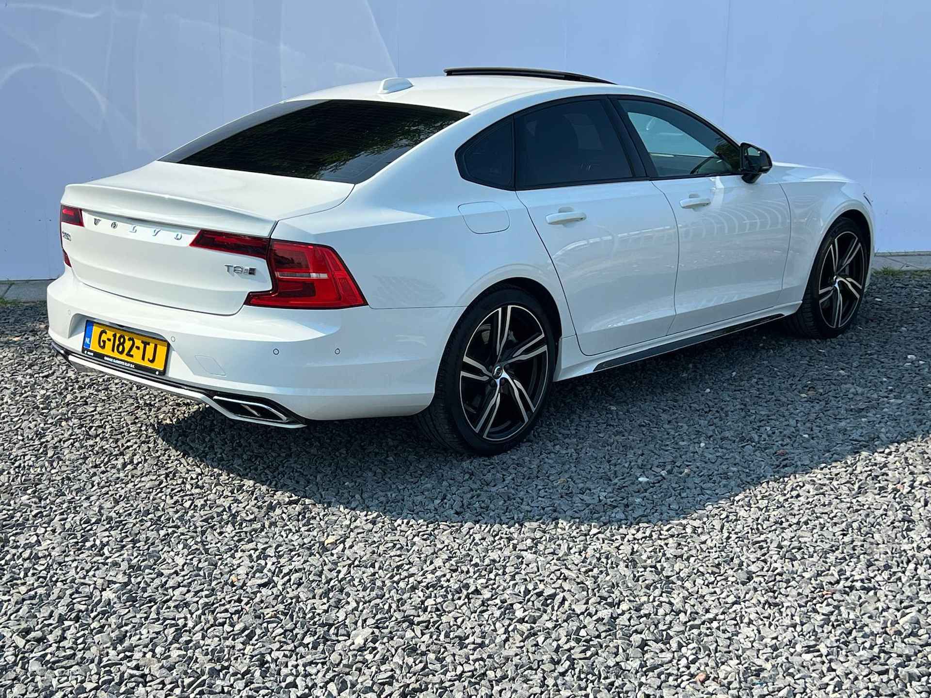 Volvo S90 2.0 T8 AWD R-Design Automaat - B&W Audio - Schuifdak - Leder - Trekhaak wegklapbaar - Auto bij ons in onderhoud - 8/63