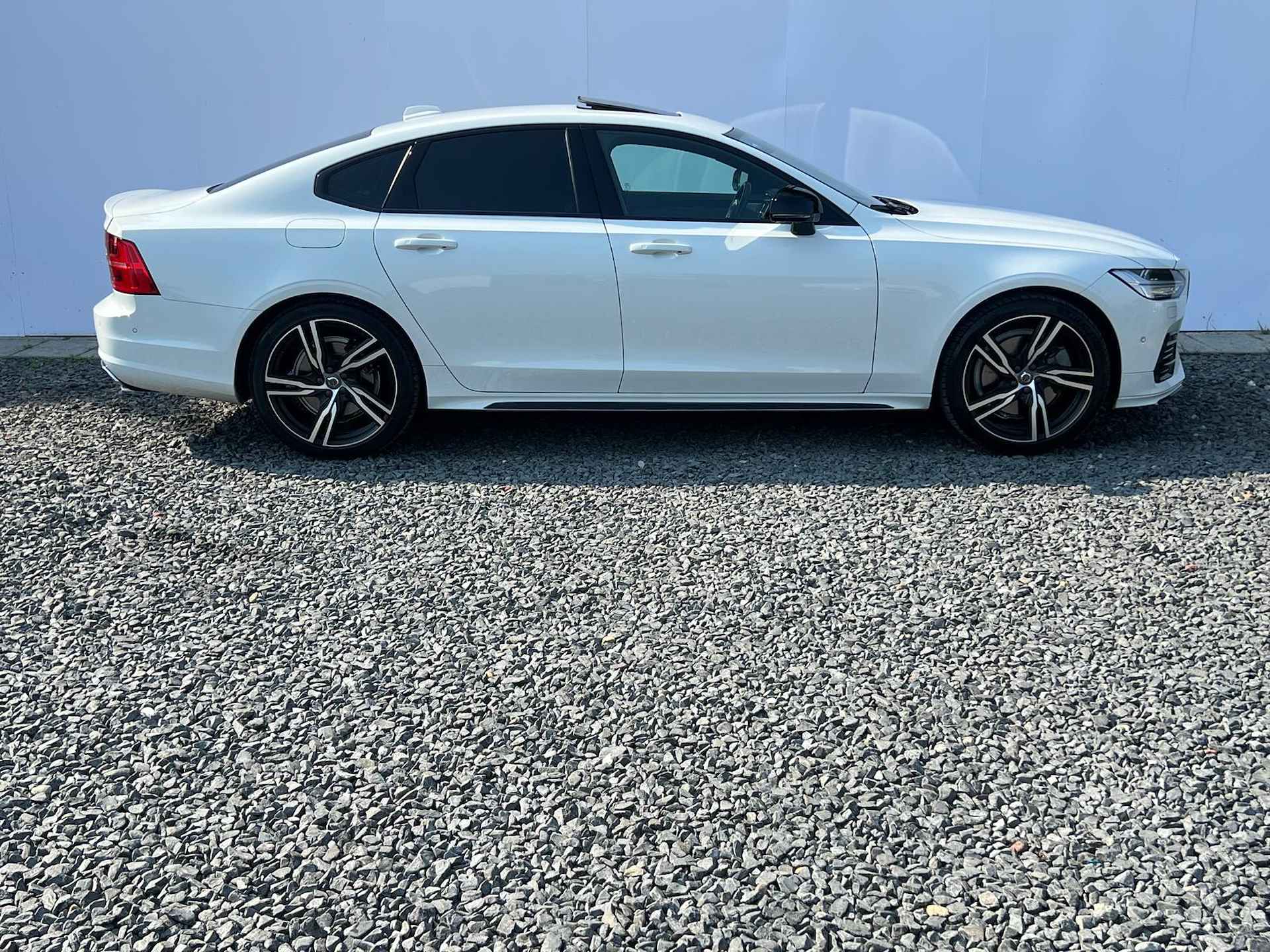 Volvo S90 2.0 T8 AWD R-Design Automaat - B&W Audio - Schuifdak - Leder - Trekhaak wegklapbaar - Auto bij ons in onderhoud - 9/63