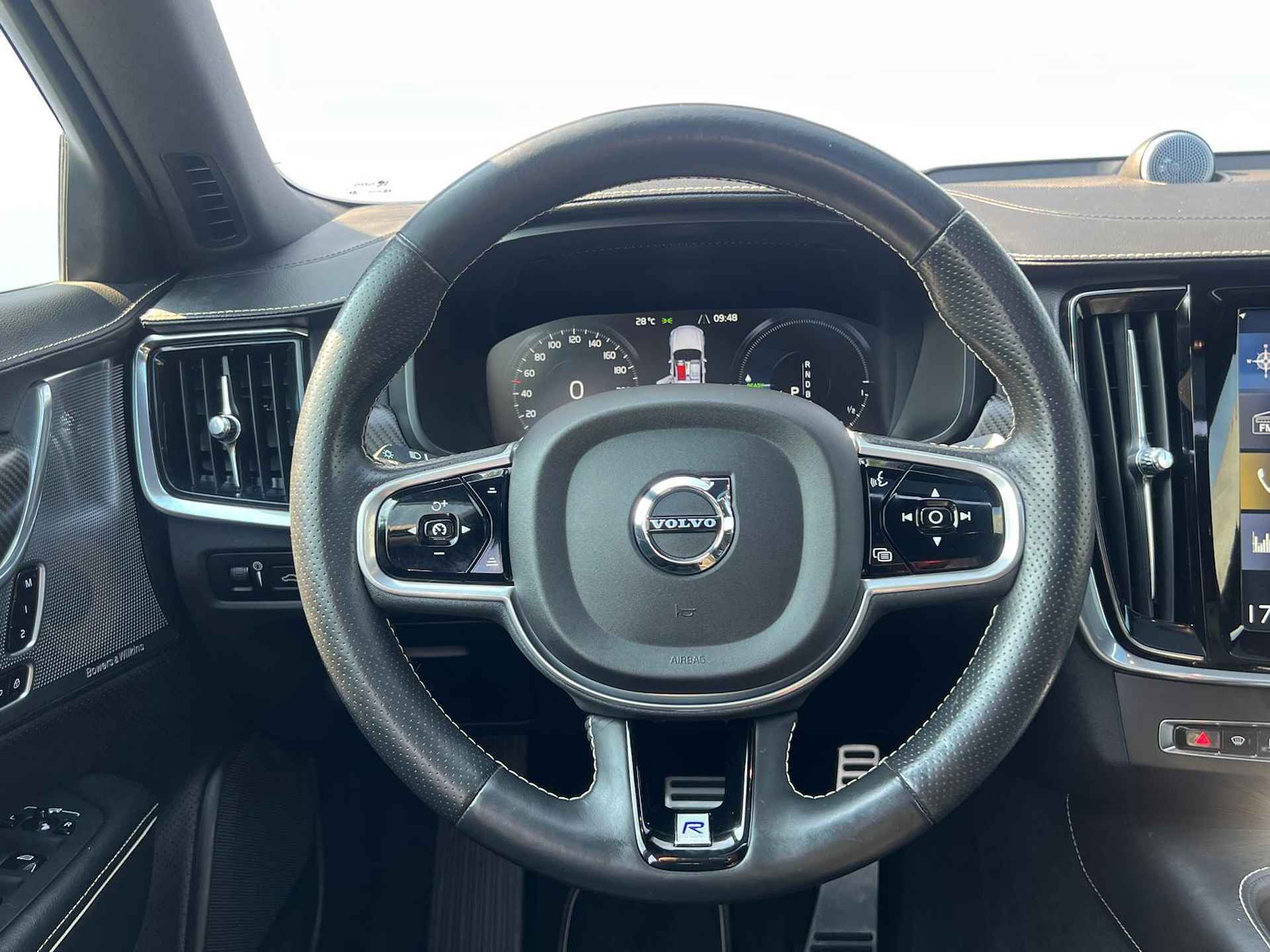 Volvo S90 2.0 T8 AWD R-Design Automaat - B&W Audio - Schuifdak - Leder - Trekhaak wegklapbaar - Auto bij ons in onderhoud - 42/63