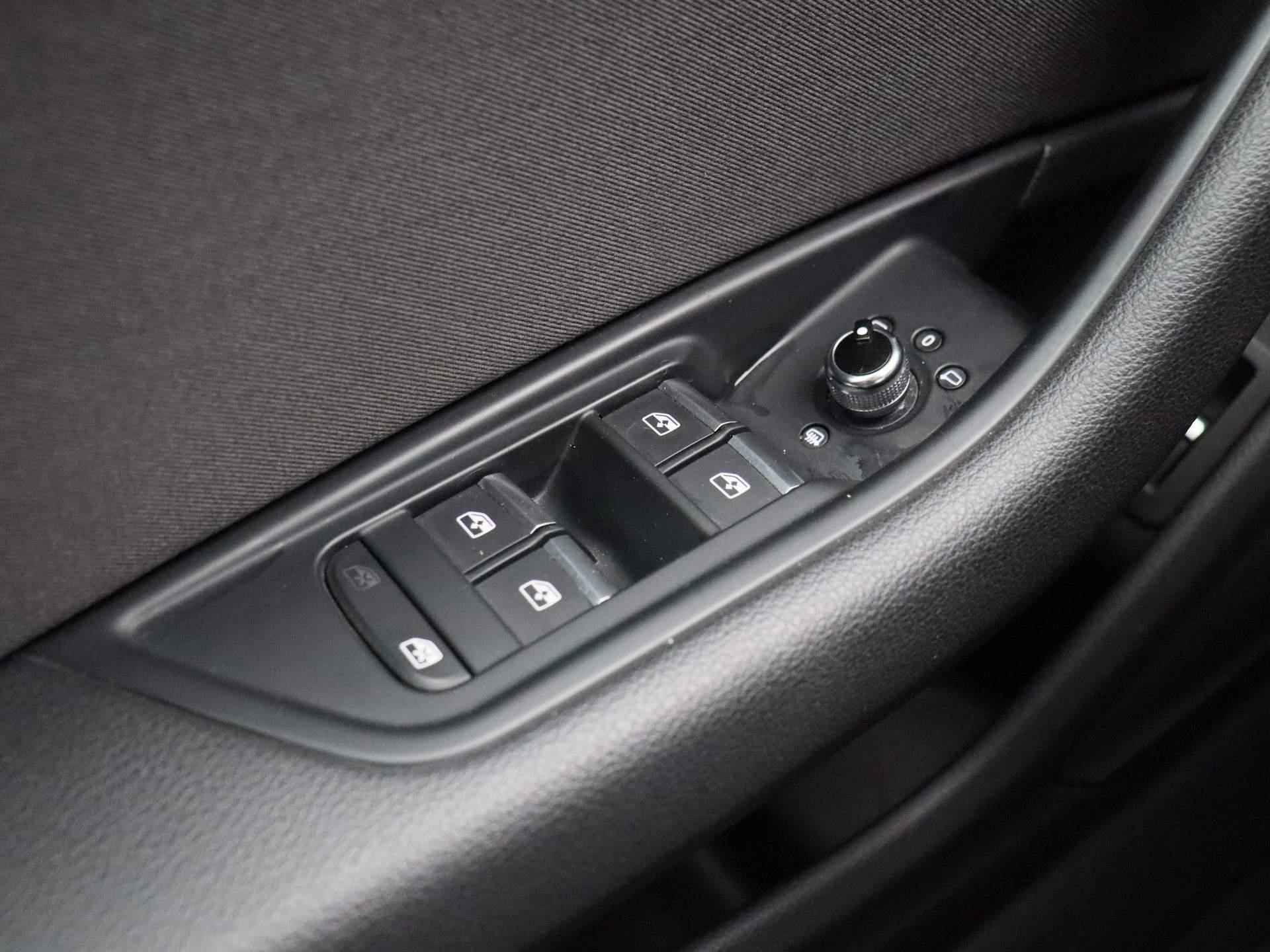 Audi A4 Avant 35 TDI Pro Line Automaat | Navi | Cruise | PDC V+A | Camera | LED | Dodehoek Detectie | City-pakket | 12 Maand BOVAG Garantie | - 26/36
