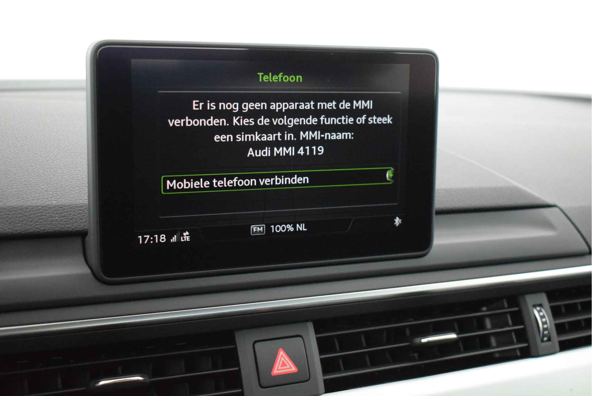 Audi A4 Limousine 40 TDI 190pk S-Tronic quattro 2x S-Line Stoelverwarming Led Navigatie - 19/47