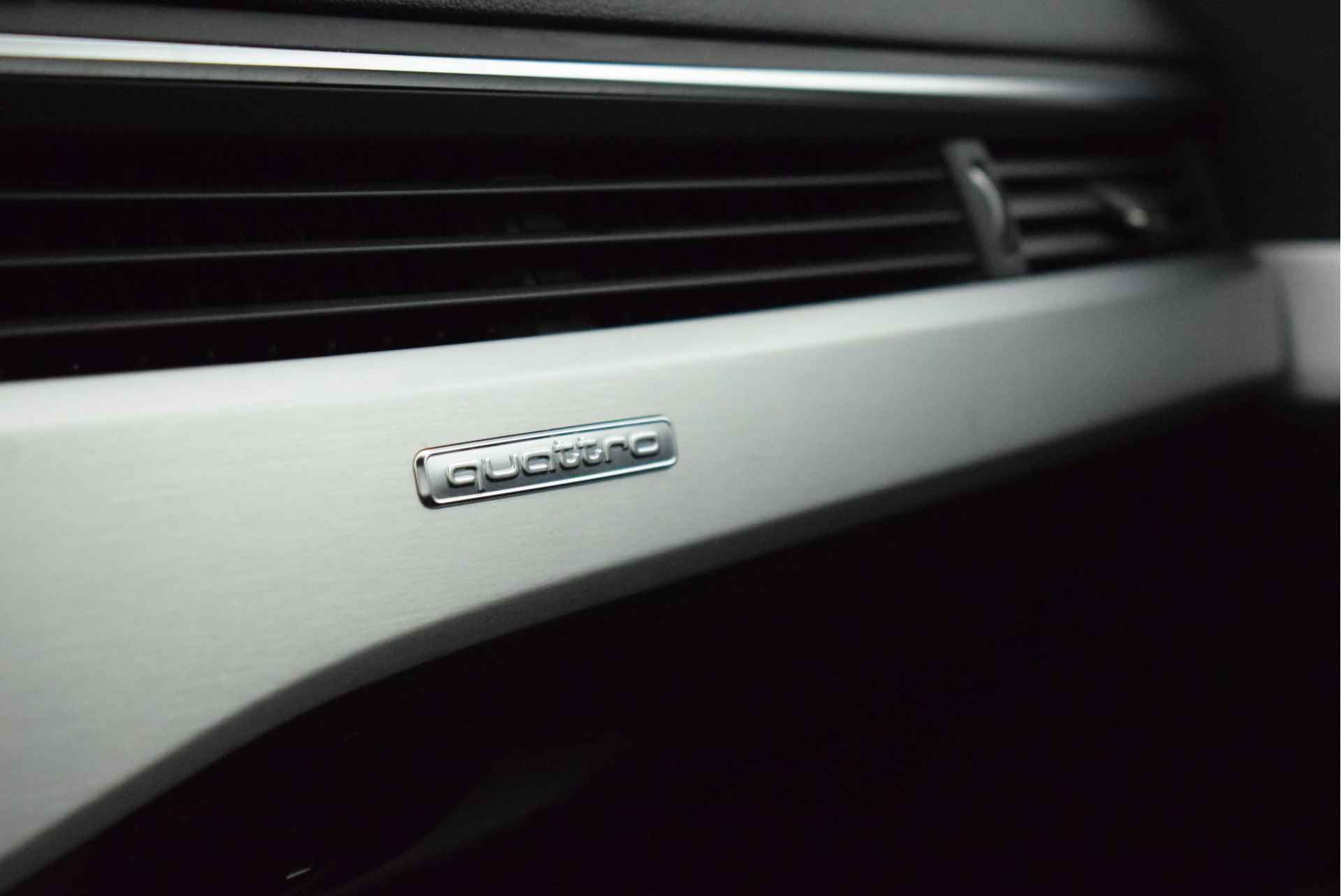 Audi A4 Limousine 40 TDI 190pk S-Tronic quattro 2x S-Line Stoelverwarming Led Navigatie - 38/47