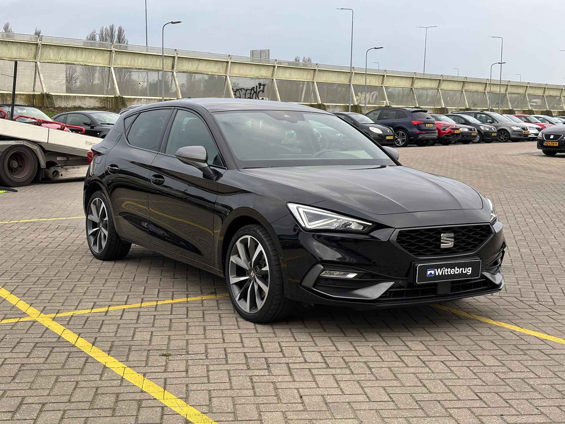 CUPRA Leon Sportstourer 1.4 e-Hybrid VZ Performace / Panoramadak / 19" LMV / Stuur + Stoelverwarming / Elektrische Achterklep P4 - 10/32