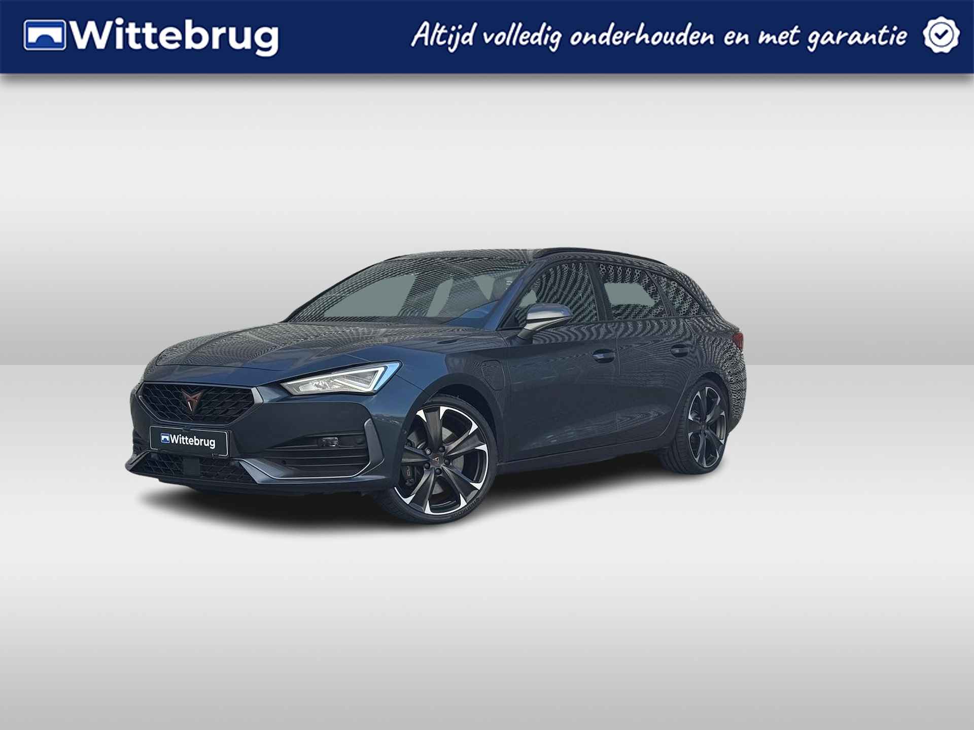 CUPRA Leon Sportstourer 1.4 e-Hybrid VZ Performace / Panoramadak / 19" LMV / Stuur + Stoelverwarming / Elektrische Achterklep P4