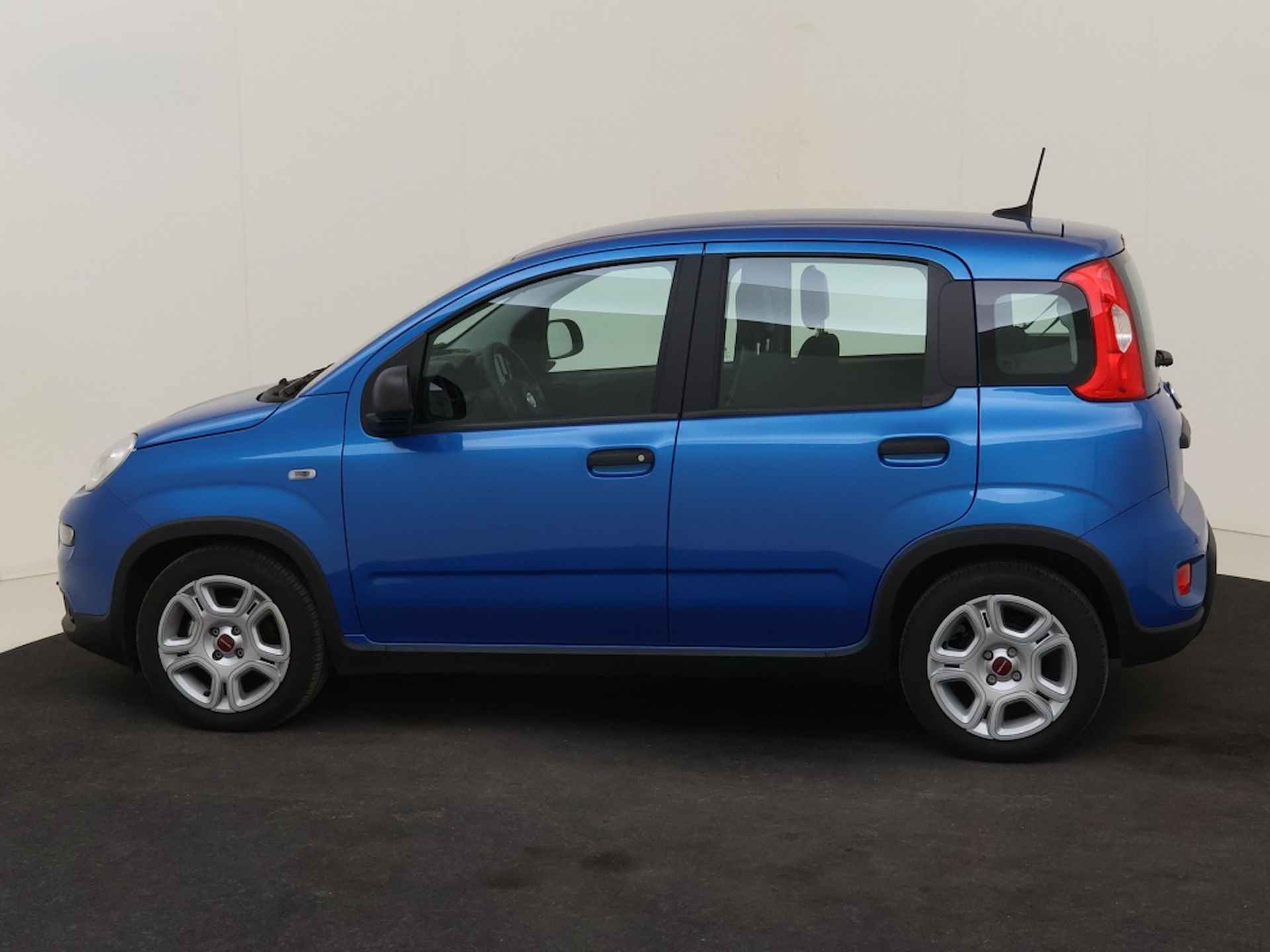 Fiat Panda 1.0 Hybrid Urban - 4/33