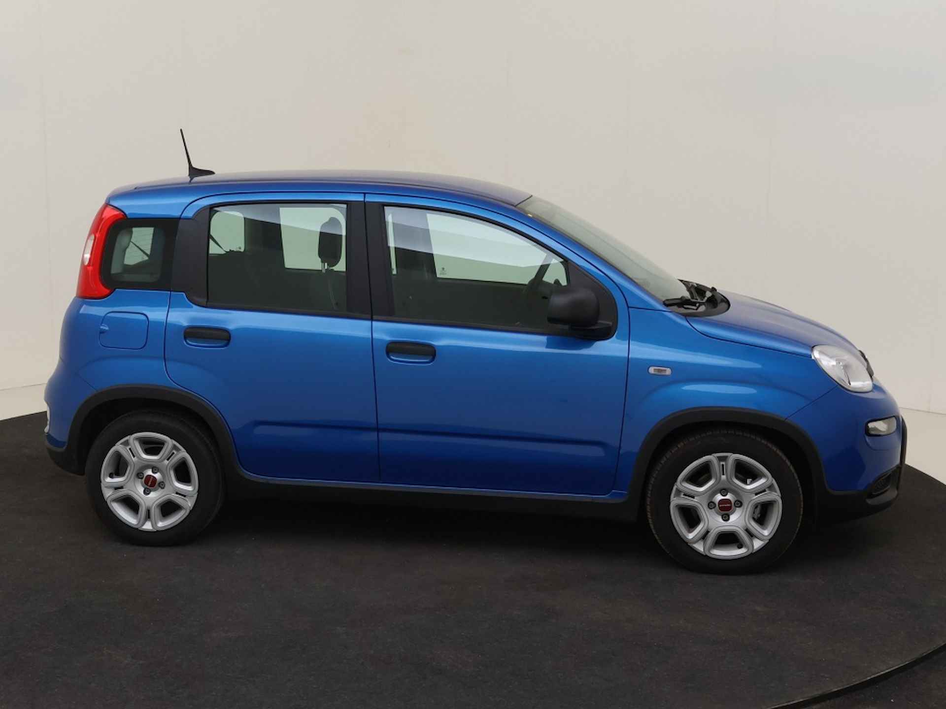 Fiat Panda 1.0 Hybrid Urban - 8/33