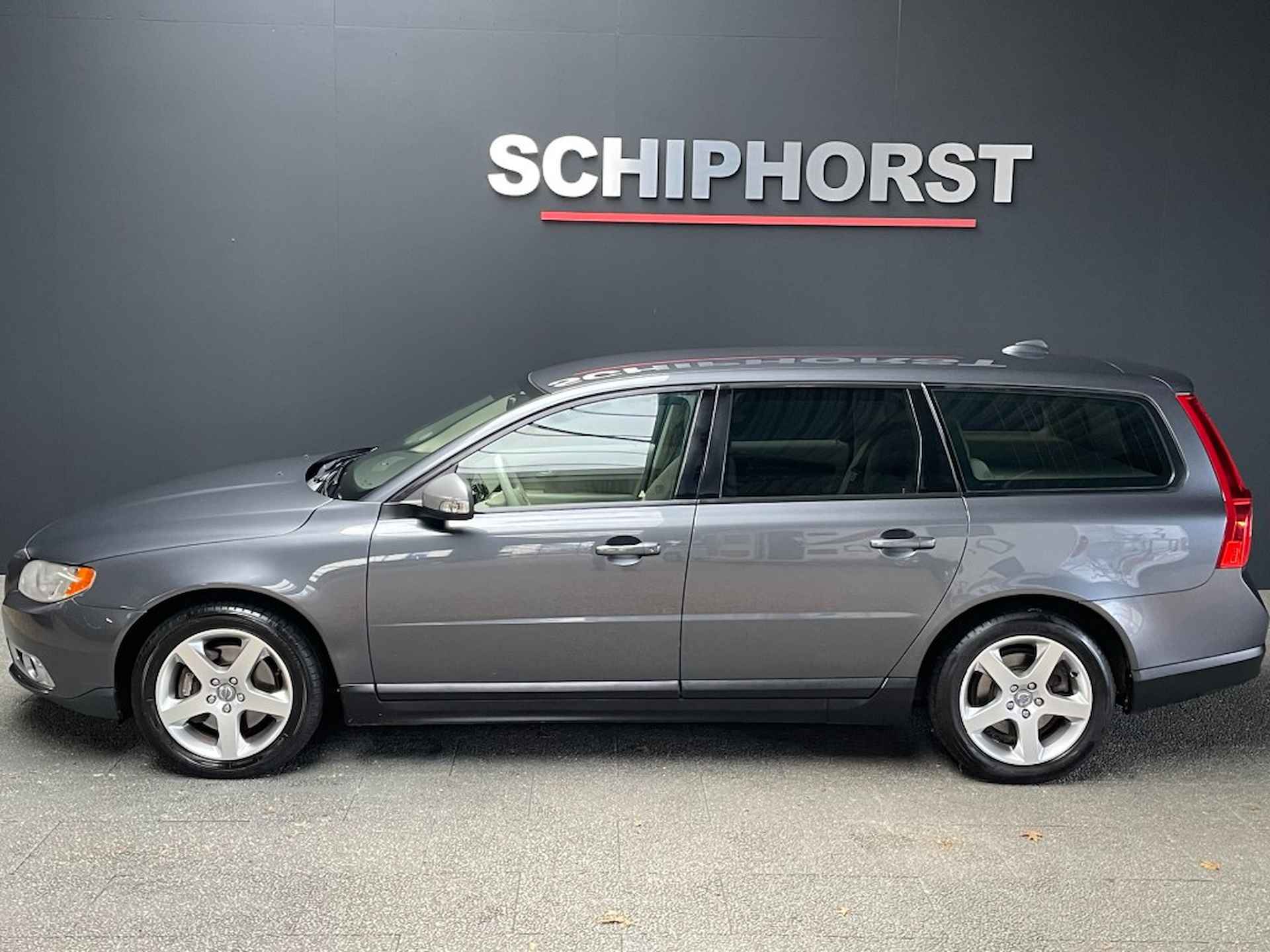 VOLVO V70 D5 185 pk /Leer/navi/trekhaak/kinetic - 5/32