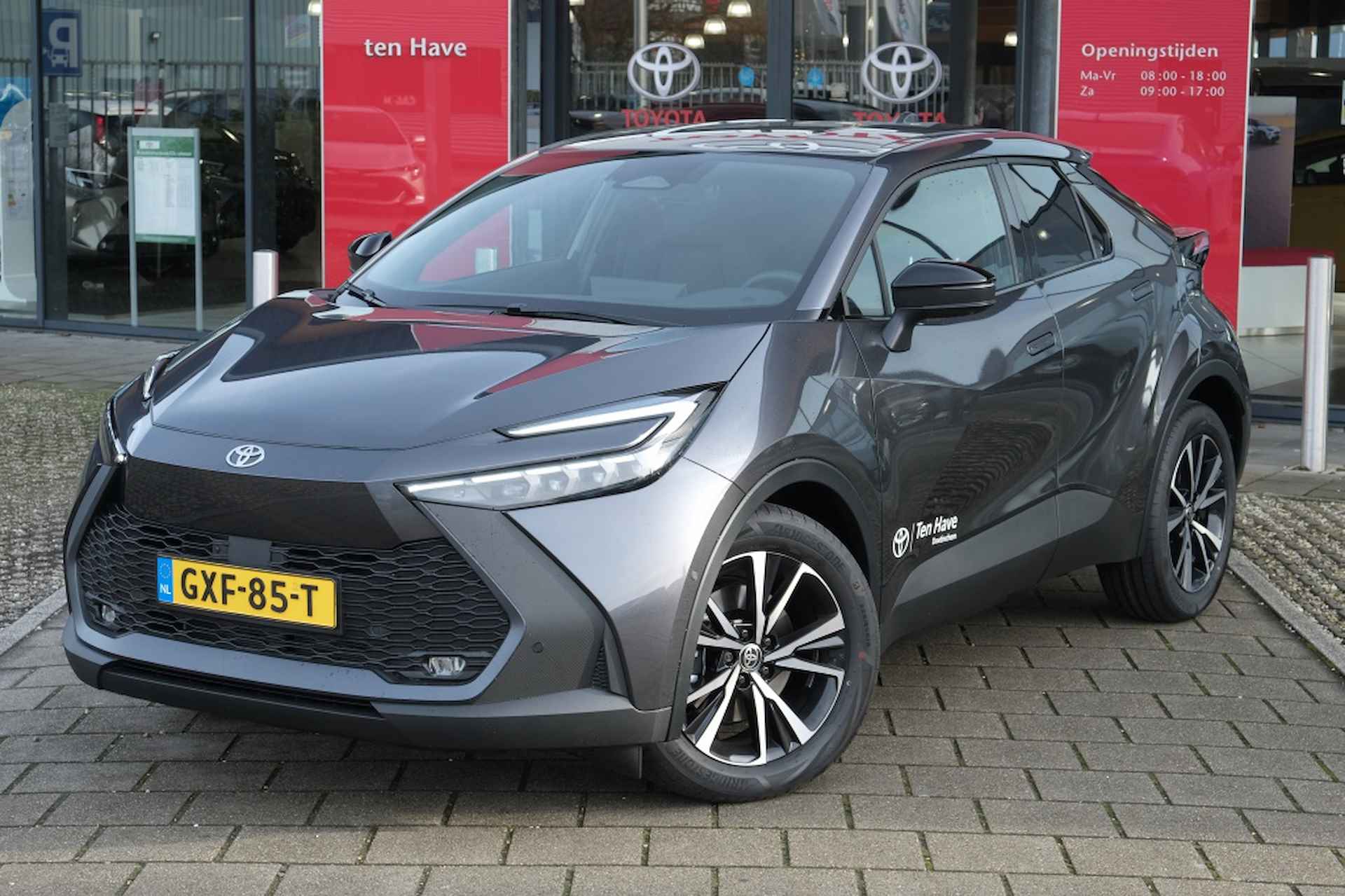 Toyota C-HR Plug-in Hybrid 220PK First Edition Automaat | Draadloze oplader - 7/40