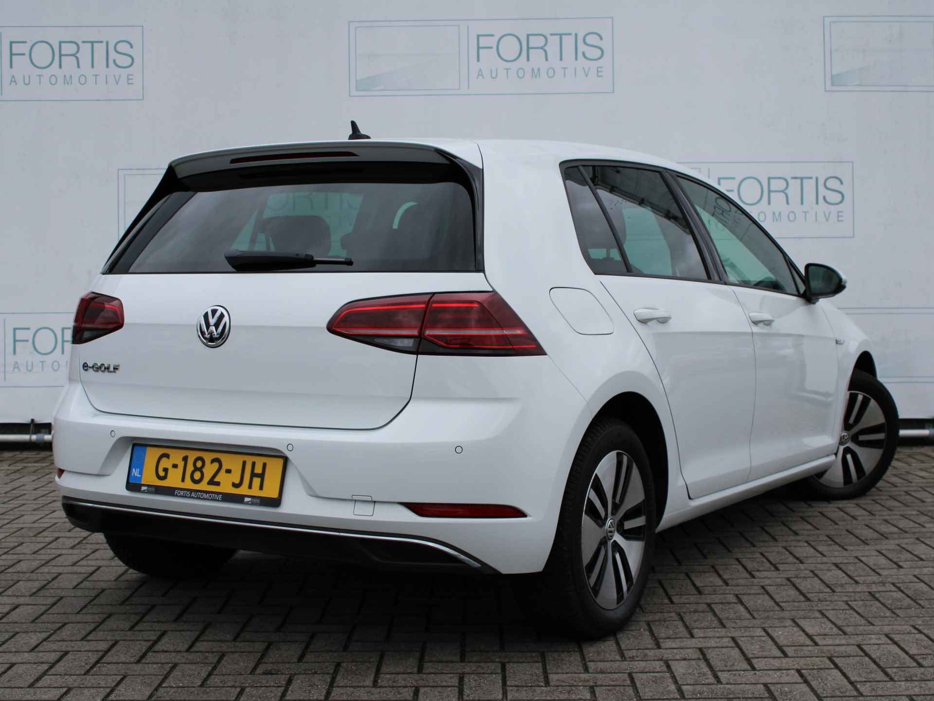 Volkswagen e-Golf e-Golf NL AUTO | VIRTUAL COCKPIT | LEDER | CAMERA | STOELVERW | SOH 94% - 3/24