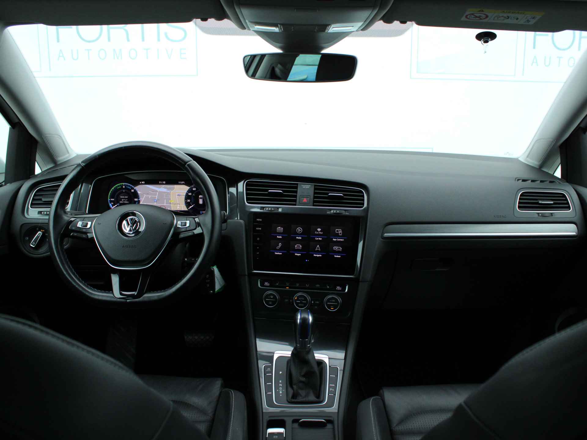 Volkswagen e-Golf e-Golf NL AUTO | VIRTUAL COCKPIT | LEDER | CAMERA | STOELVERW | SOH 94% - 4/24