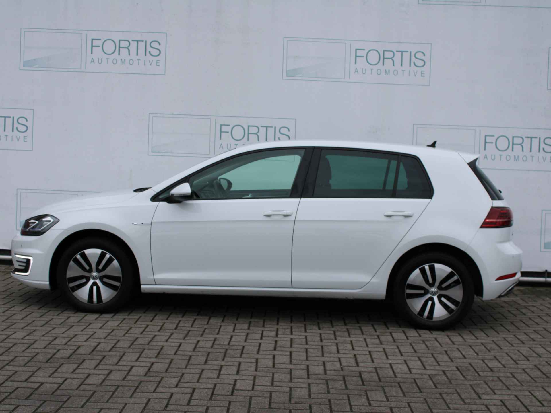 Volkswagen e-Golf e-Golf NL AUTO | VIRTUAL COCKPIT | LEDER | CAMERA | STOELVERW | SOH 94% - 20/24