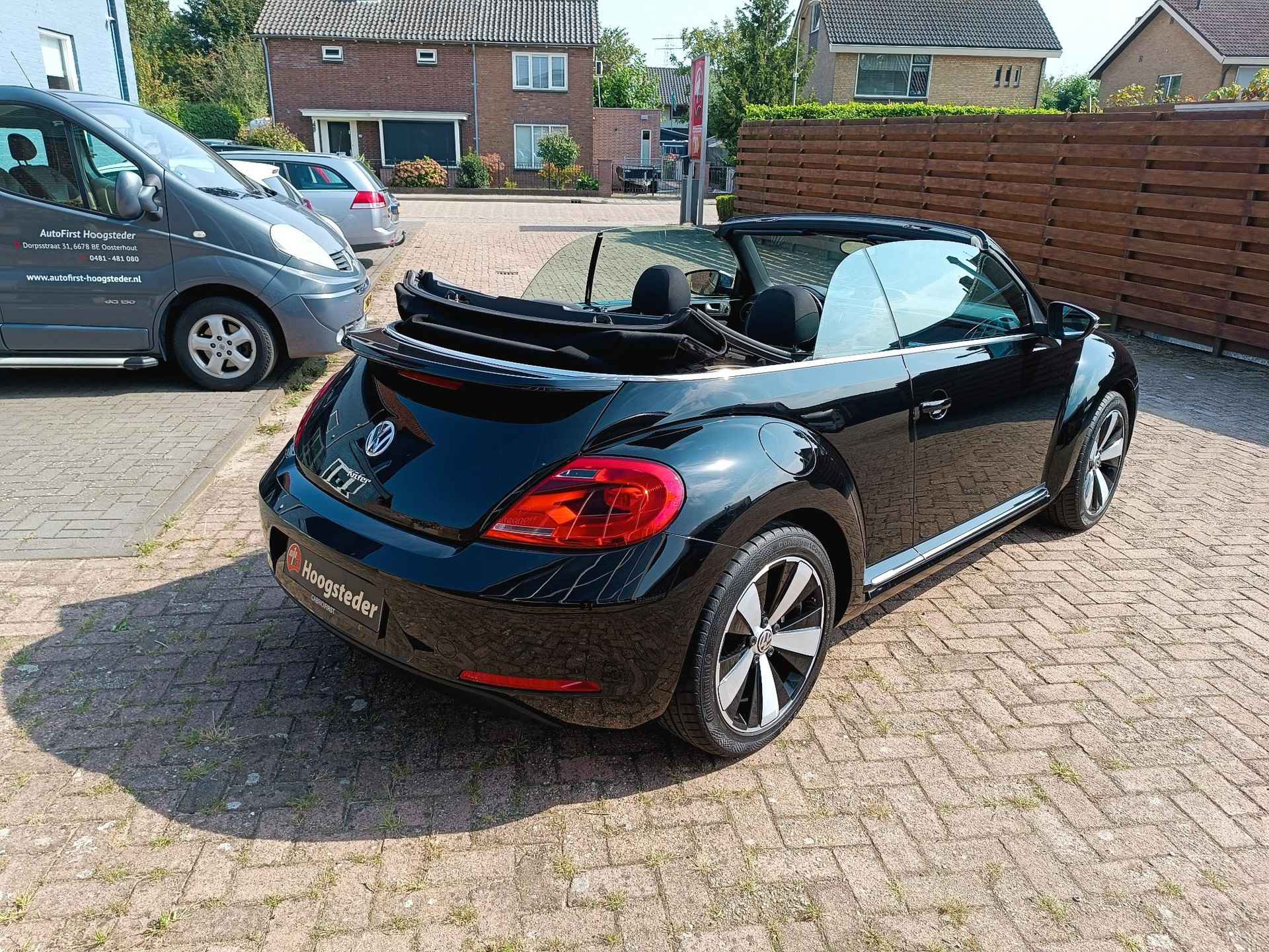 Volkswagen Beetle Cabrio 1.2 Tsi Exclusive, Navigatie, cruise, pdc - 2/32