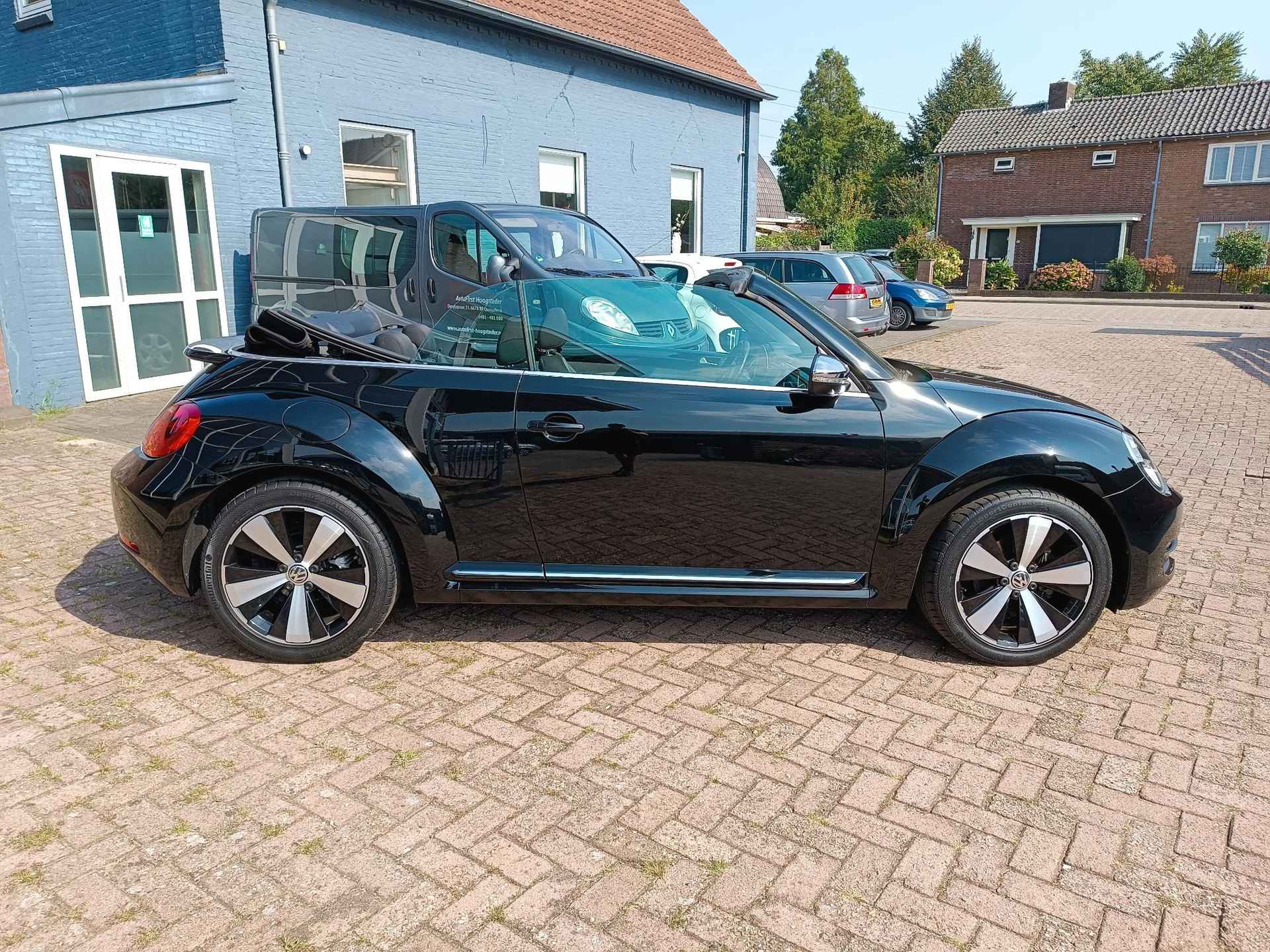 Volkswagen Beetle Cabrio 1.2 Tsi Exclusive, Navigatie, cruise, pdc - 28/32