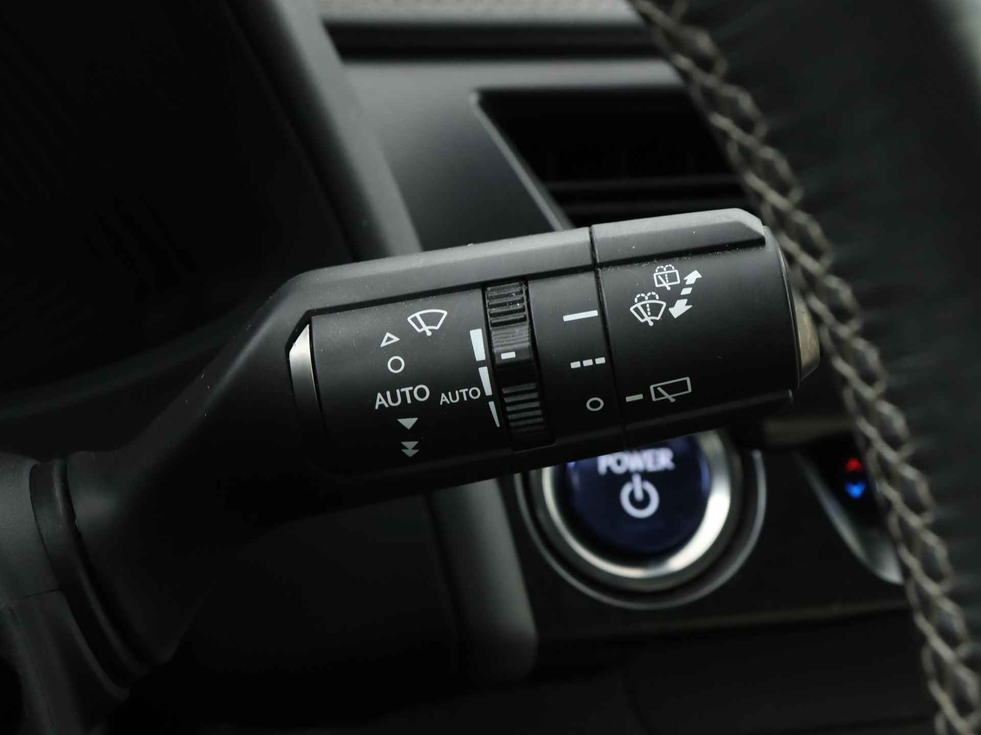 Lexus UX 300e Business Full Electric | Ivoor Leder + Stoelverwarming | - 21/41