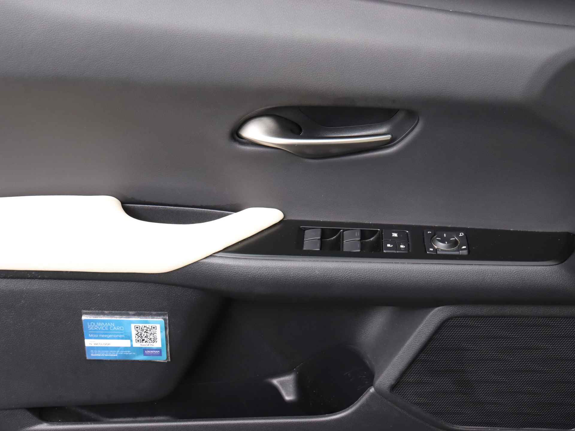 Lexus UX 300e Business Full Electric | Ivoor Leder + Stoelverwarming | - 28/41